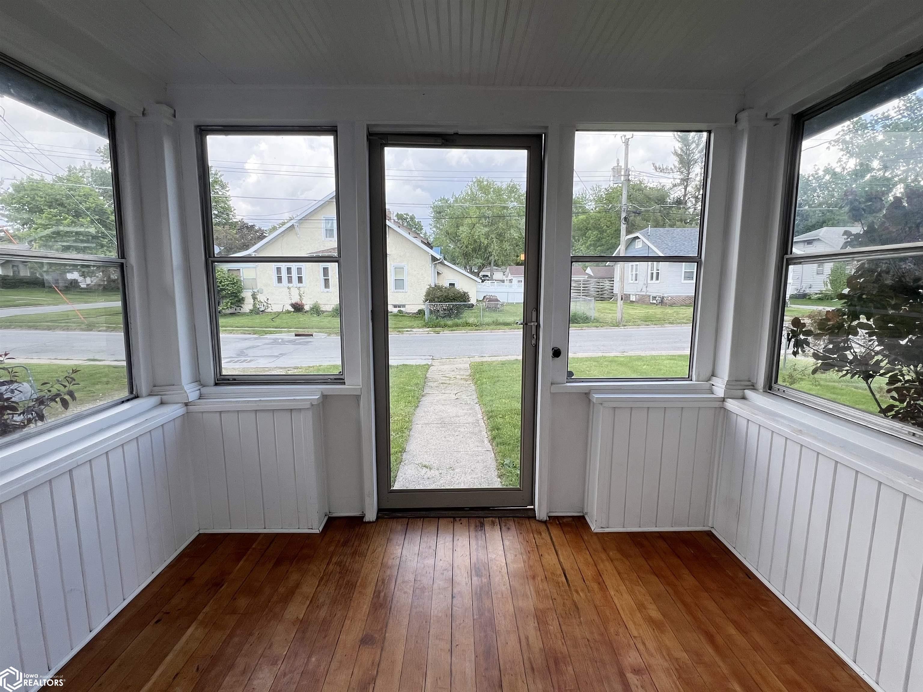 311 W 8th Street, Newton, Iowa image 8