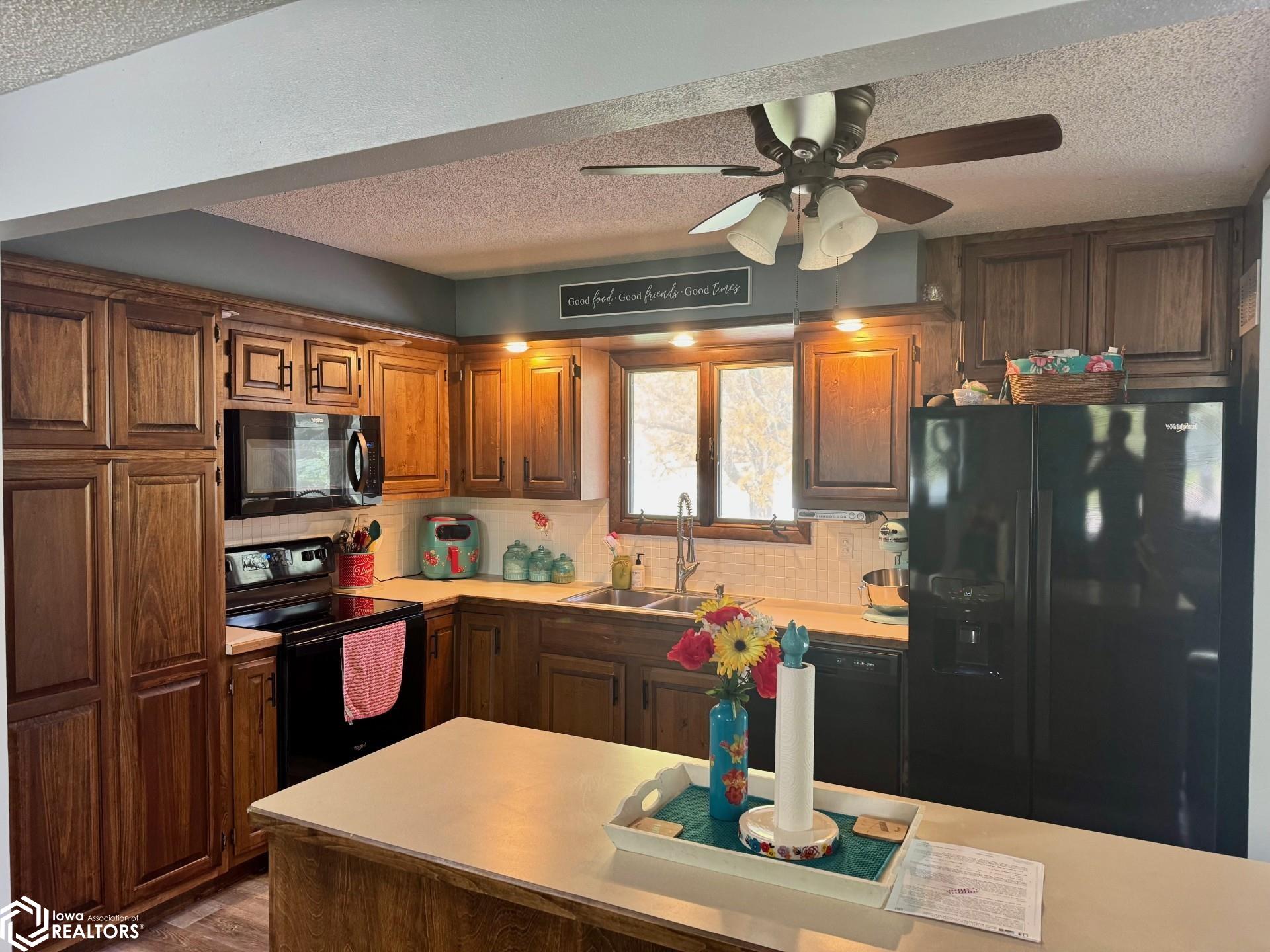 203 Southview Drive, Bloomfield, Iowa image 3