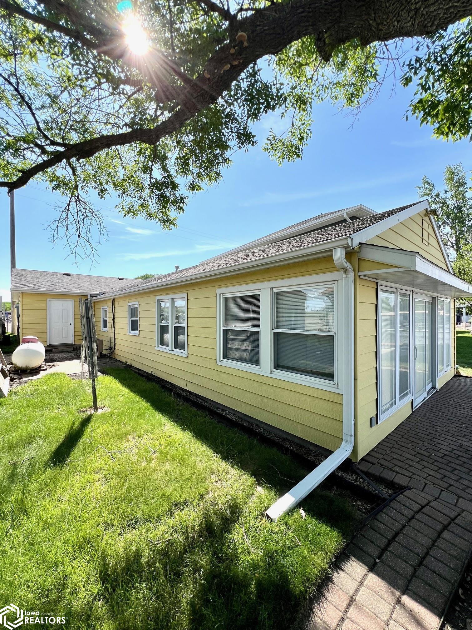 1881 Cornelia Drive, Clarion, Iowa image 5