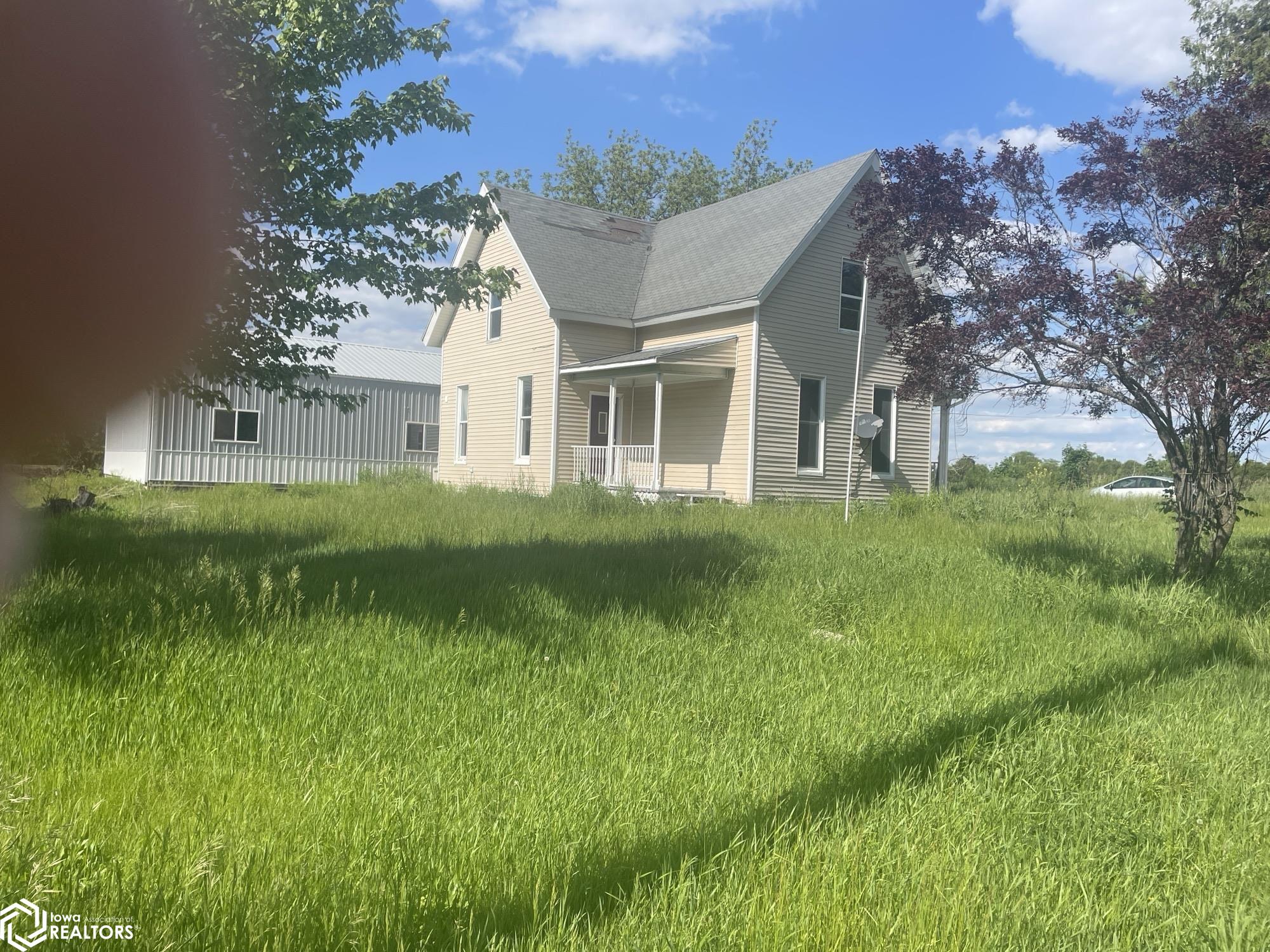 2902 Water Street, Columbus City, Iowa image 3