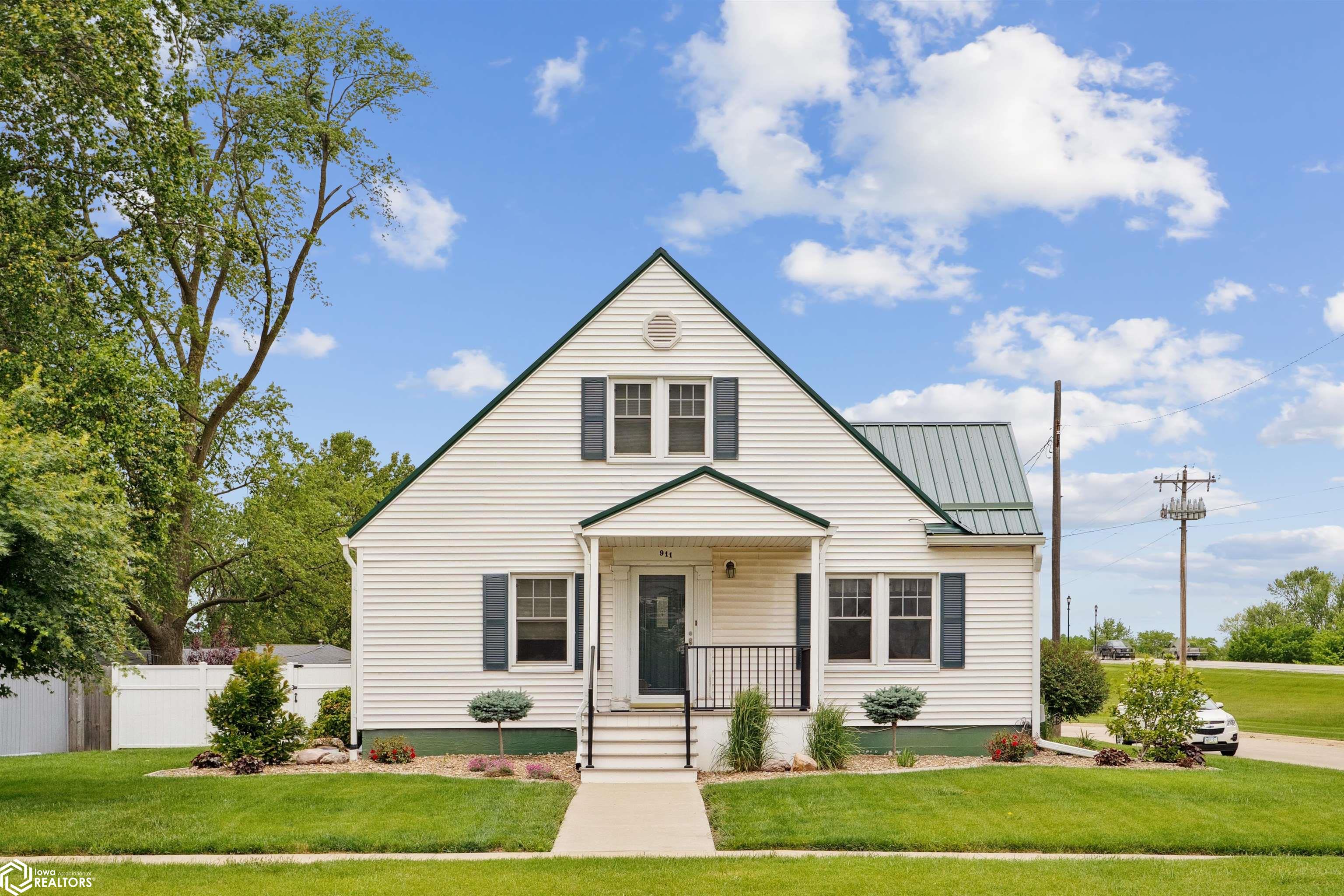 911 E Monroe St., Mount Pleasant, Iowa image 1