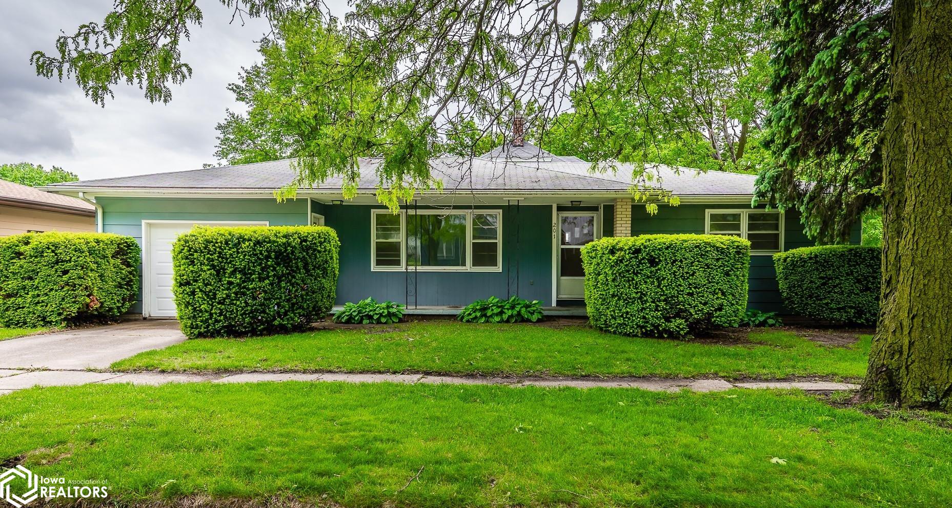 201 E Grundy Avenue, Conrad, Iowa image 1
