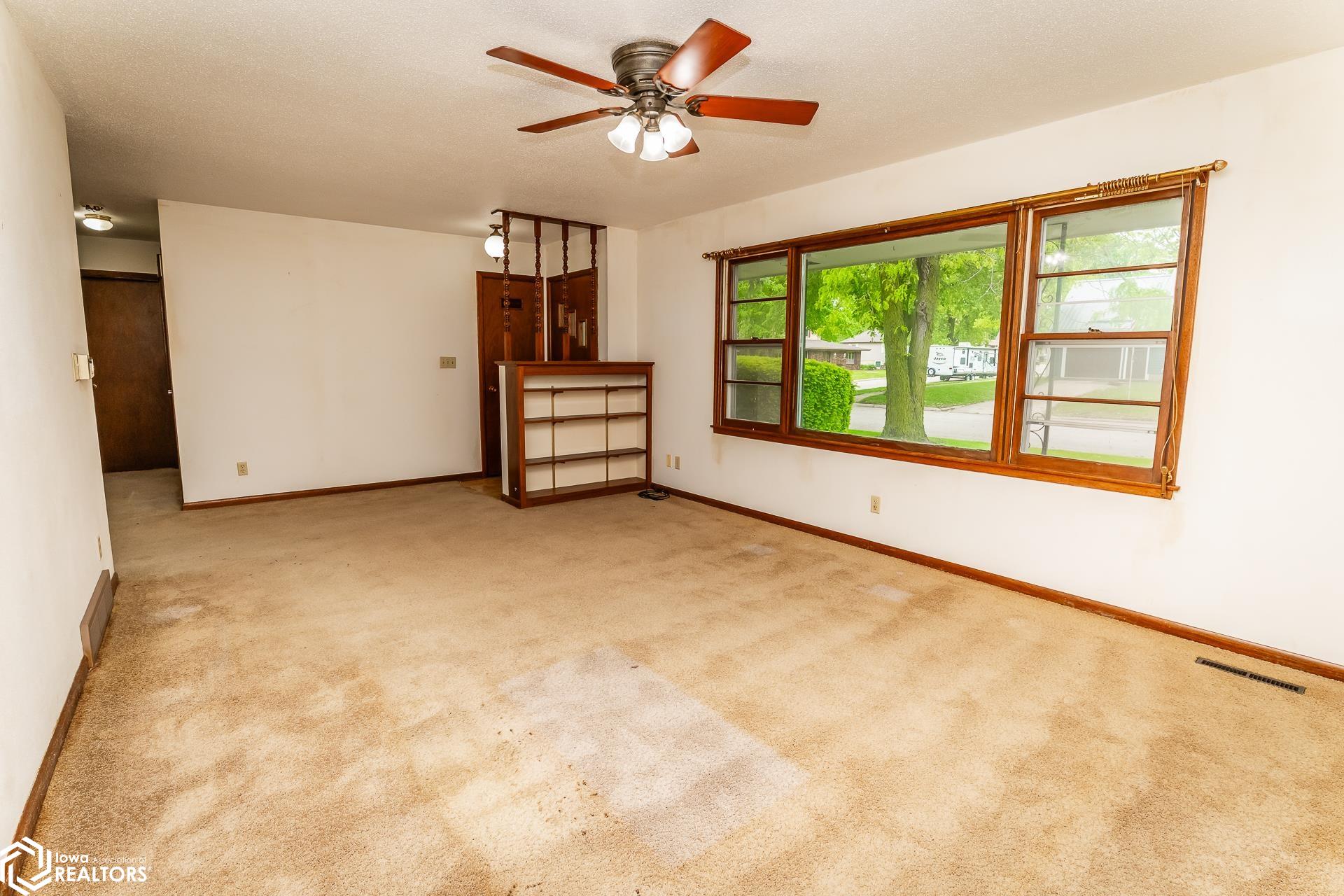 201 E Grundy Avenue, Conrad, Iowa image 11