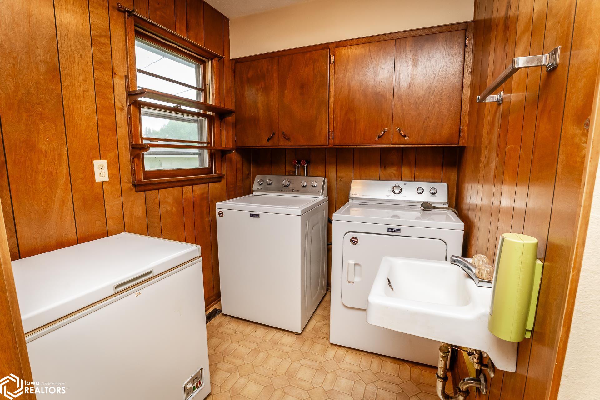 201 E Grundy Avenue, Conrad, Iowa image 12