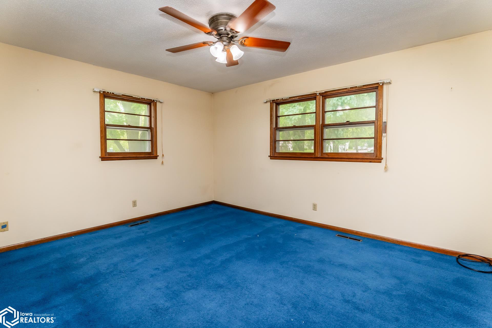 201 E Grundy Avenue, Conrad, Iowa image 13