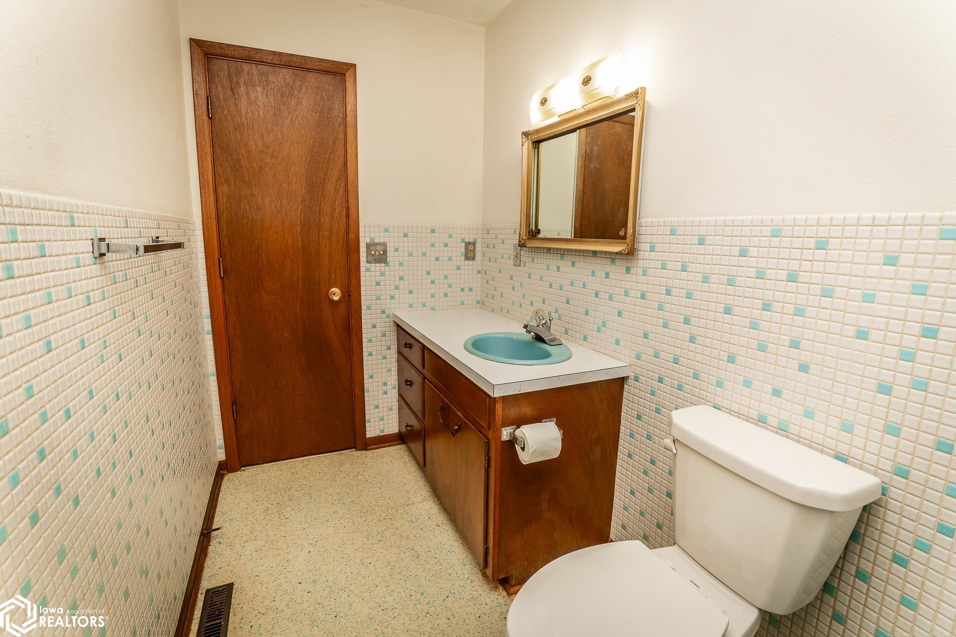 201 E Grundy Avenue, Conrad, Iowa image 20