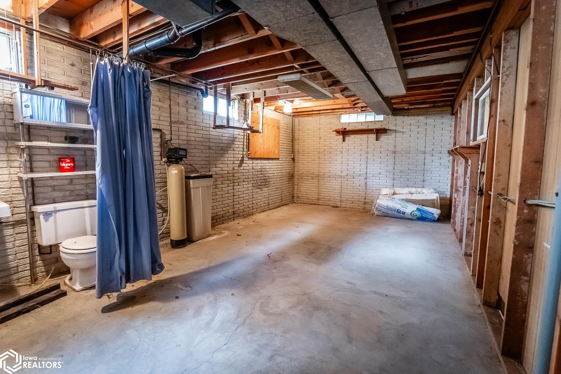 201 E Grundy Avenue, Conrad, Iowa image 24