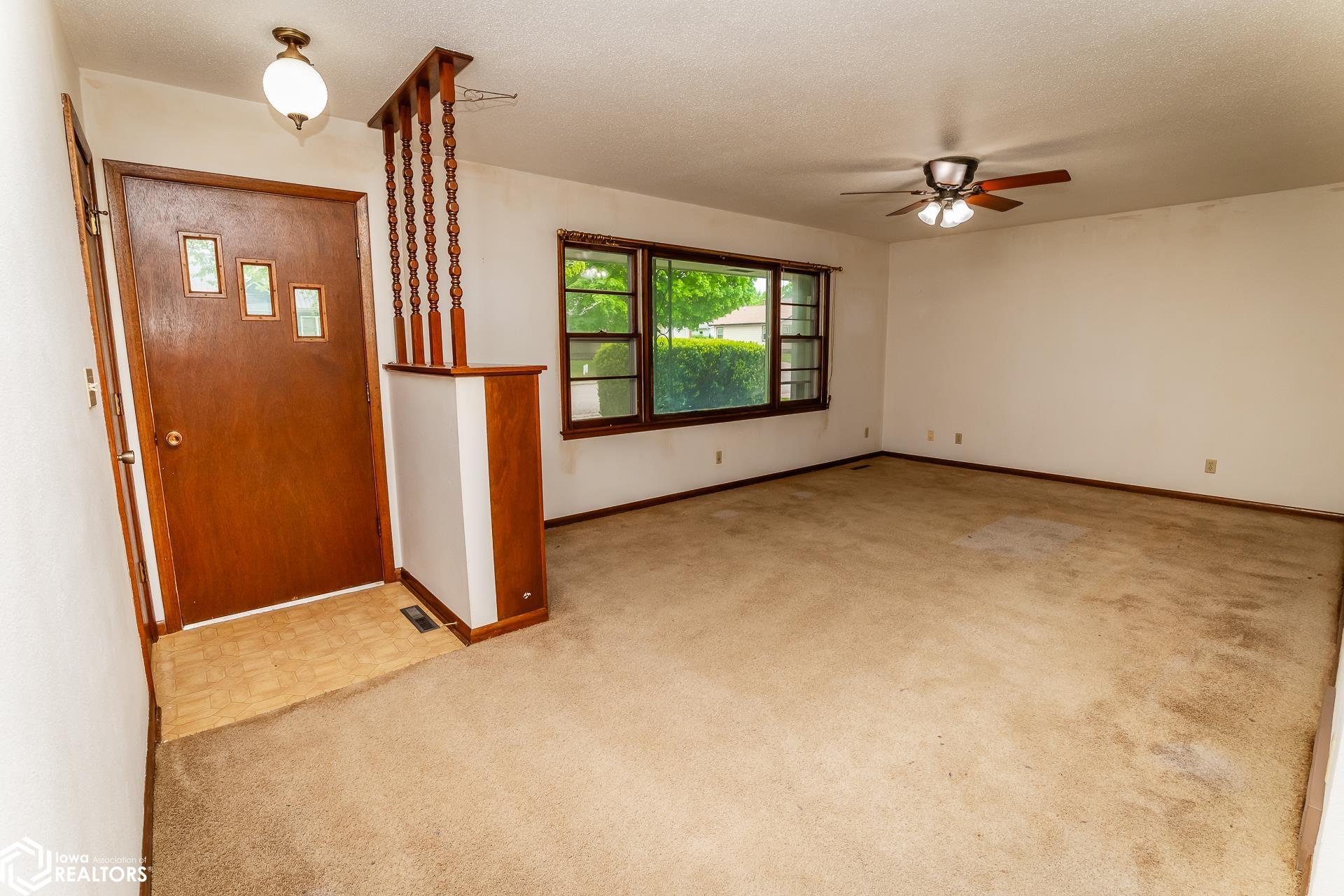 201 E Grundy Avenue, Conrad, Iowa image 7