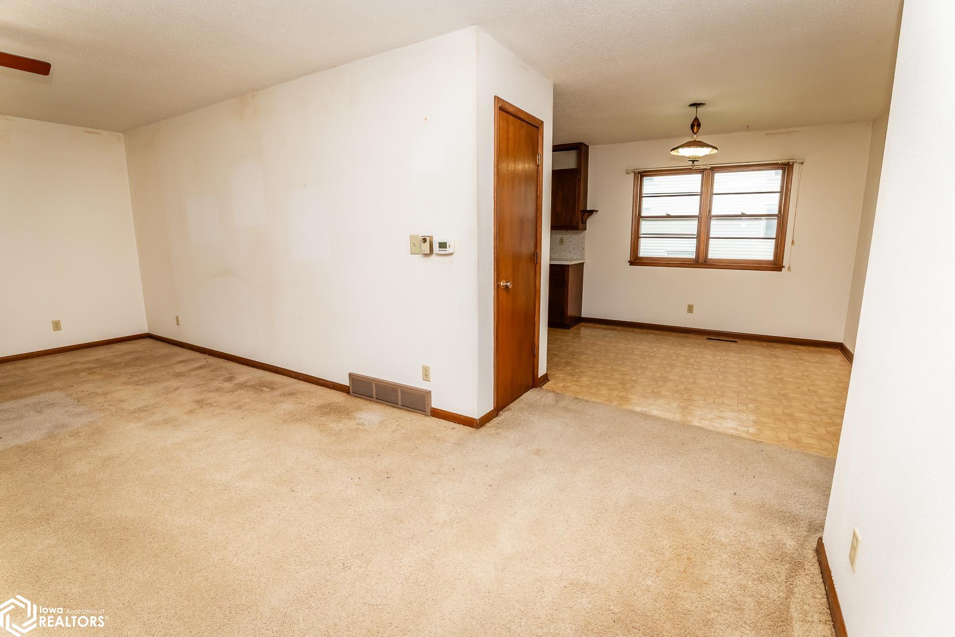 201 E Grundy Avenue, Conrad, Iowa image 9