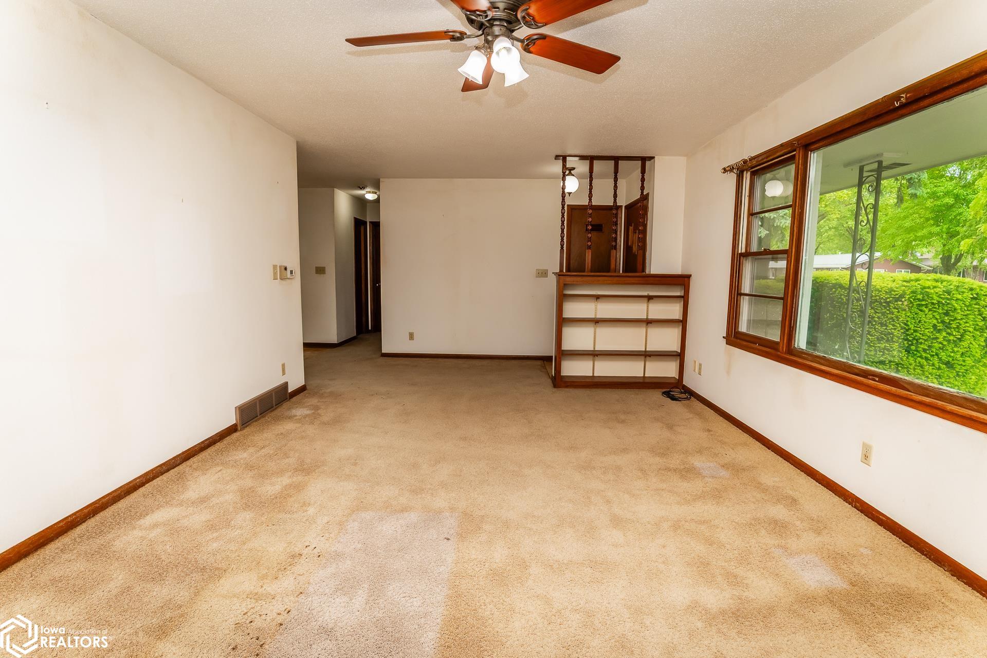 201 E Grundy Avenue, Conrad, Iowa image 10
