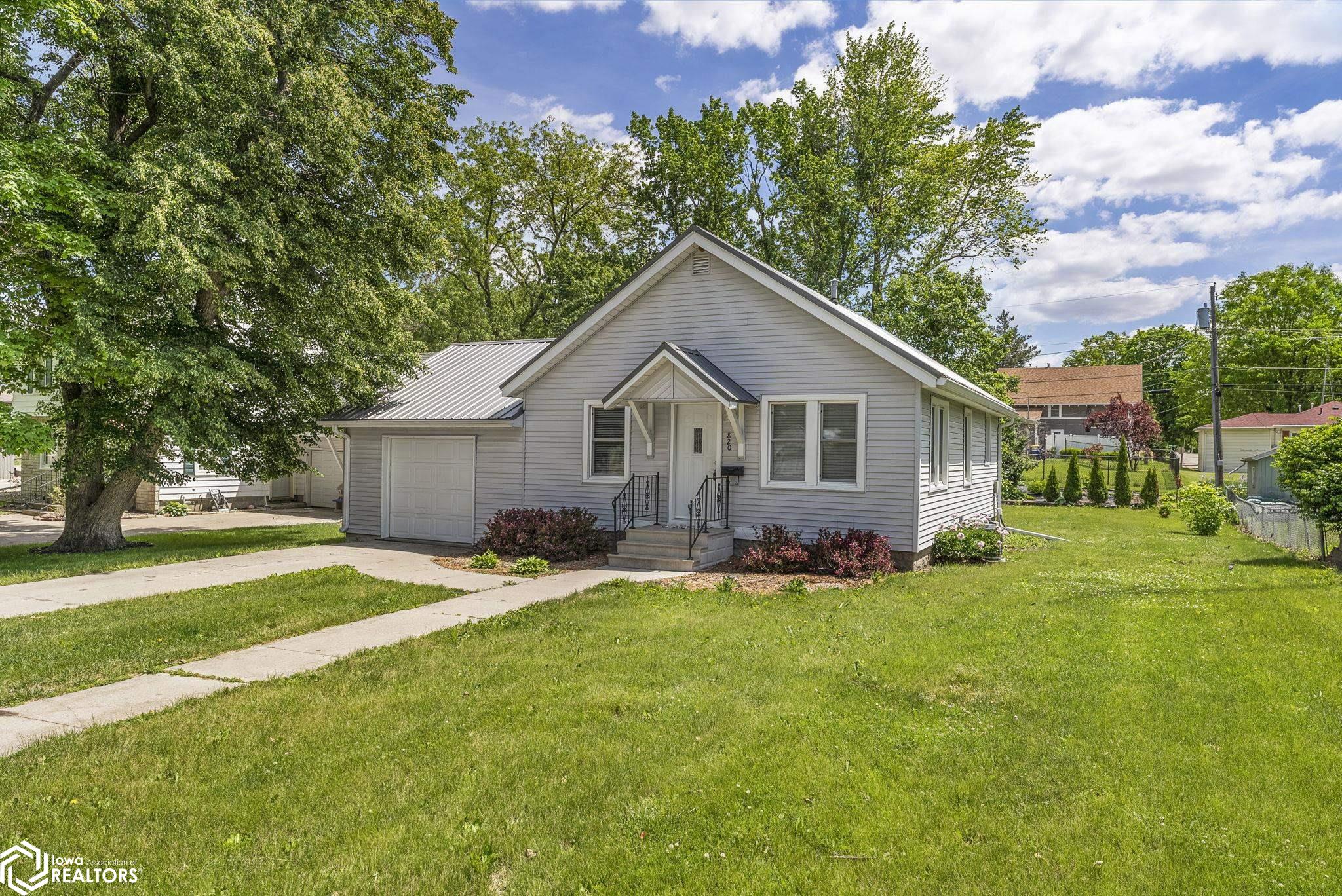 820 S Marion Avenue, Washington, Iowa image 1