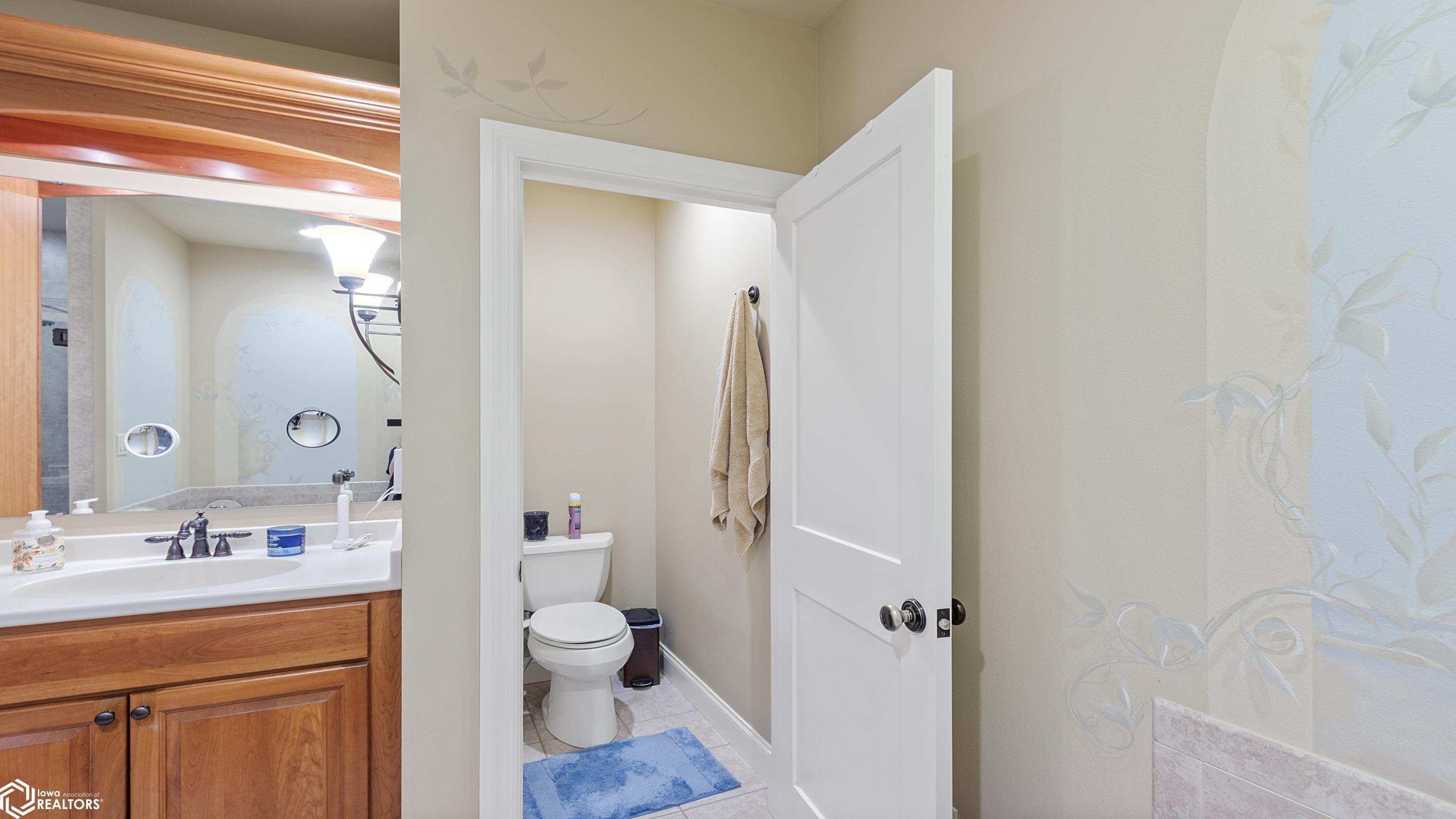 510 Lexington Drive, Clear Lake, Iowa image 32