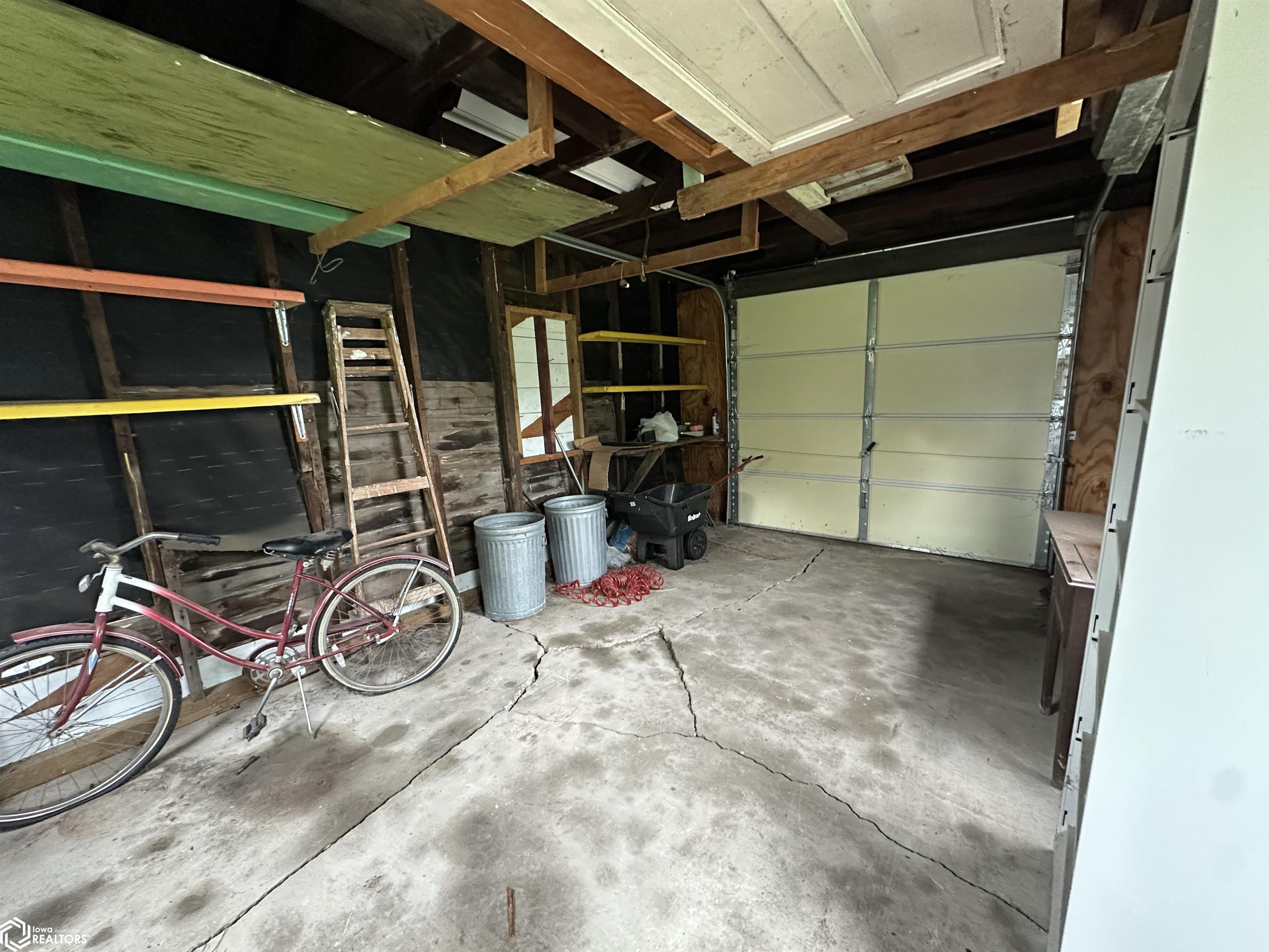 807 Center Street, Grinnell, Iowa image 31