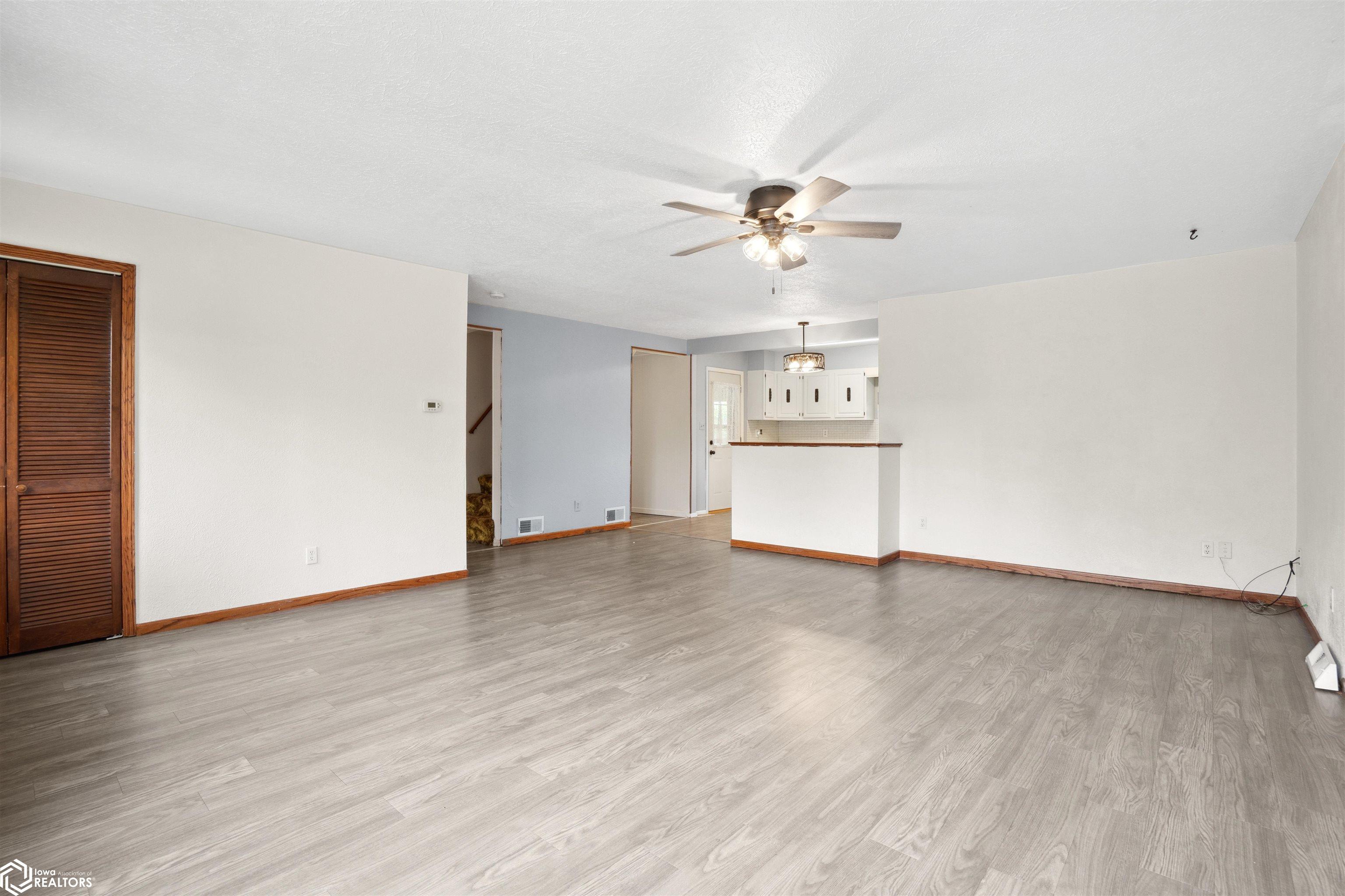 807 Center Street, Grinnell, Iowa image 9