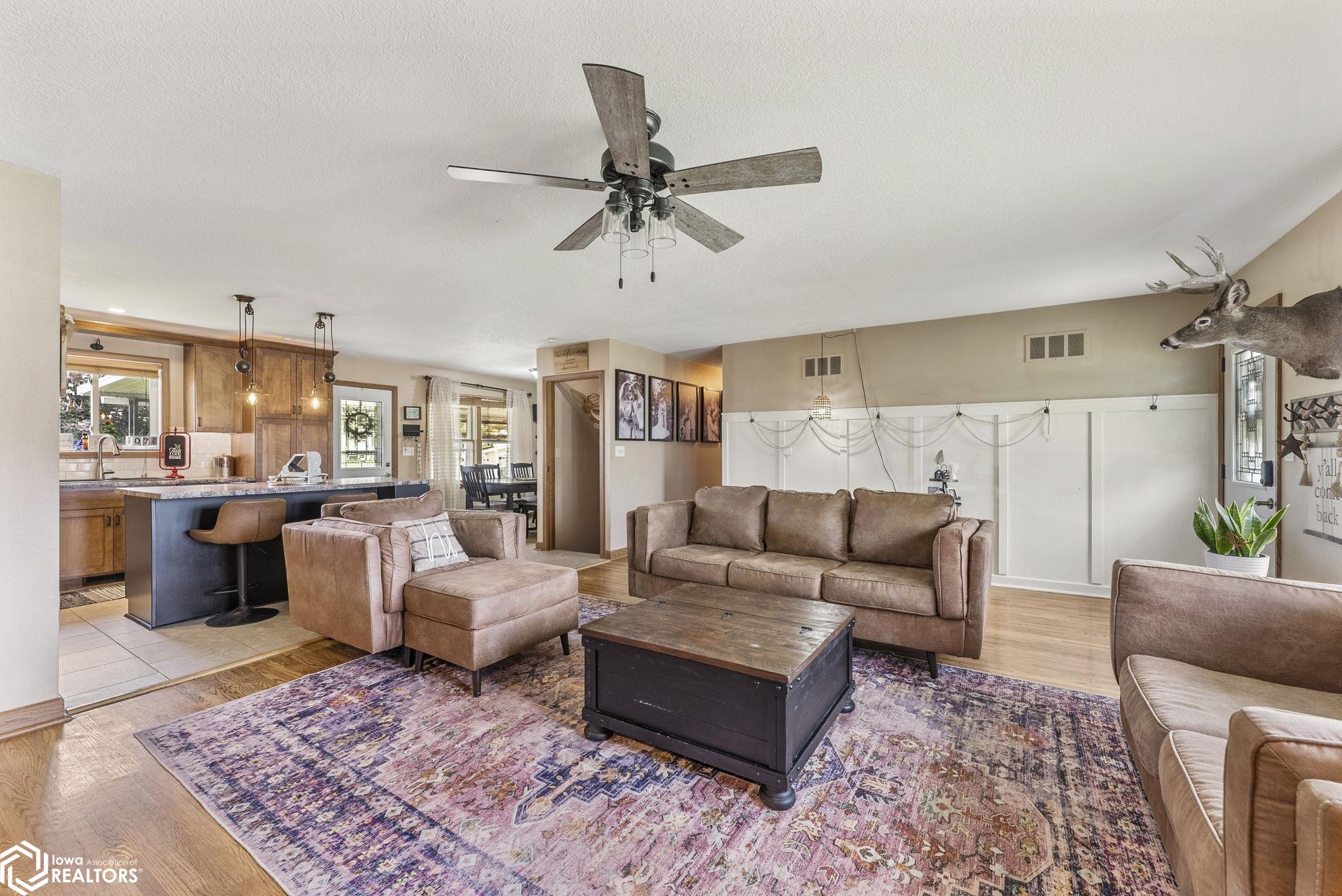 102 S 15th Avenue, Washington, Iowa image 11