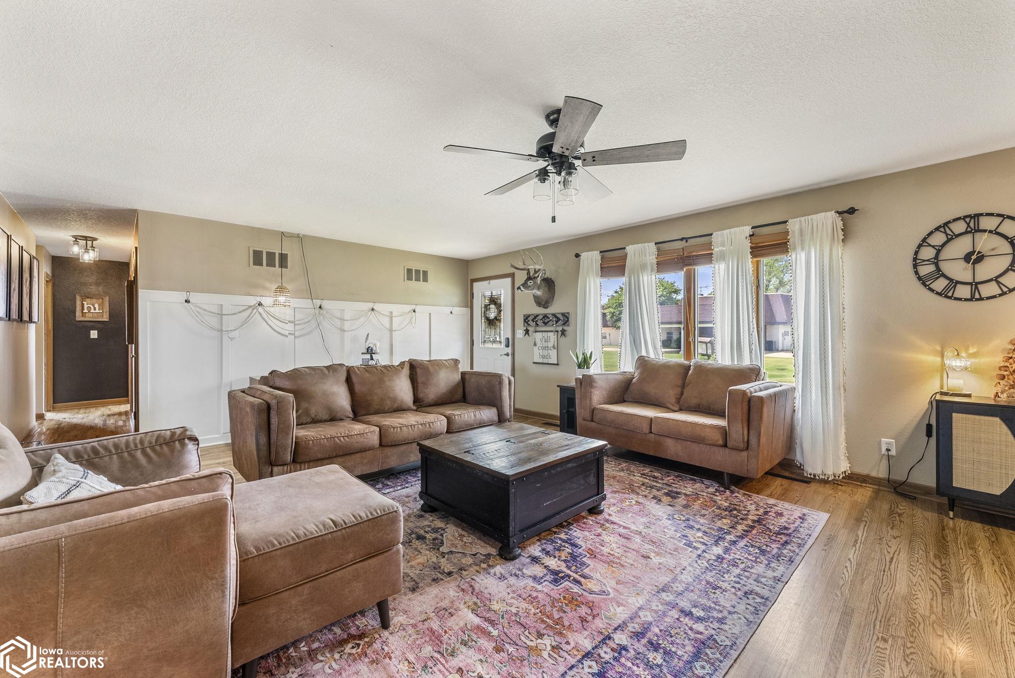 102 S 15th Avenue, Washington, Iowa image 13