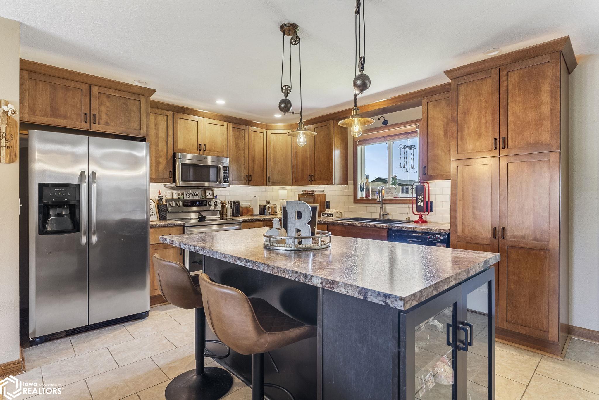 102 S 15th Avenue, Washington, Iowa image 14