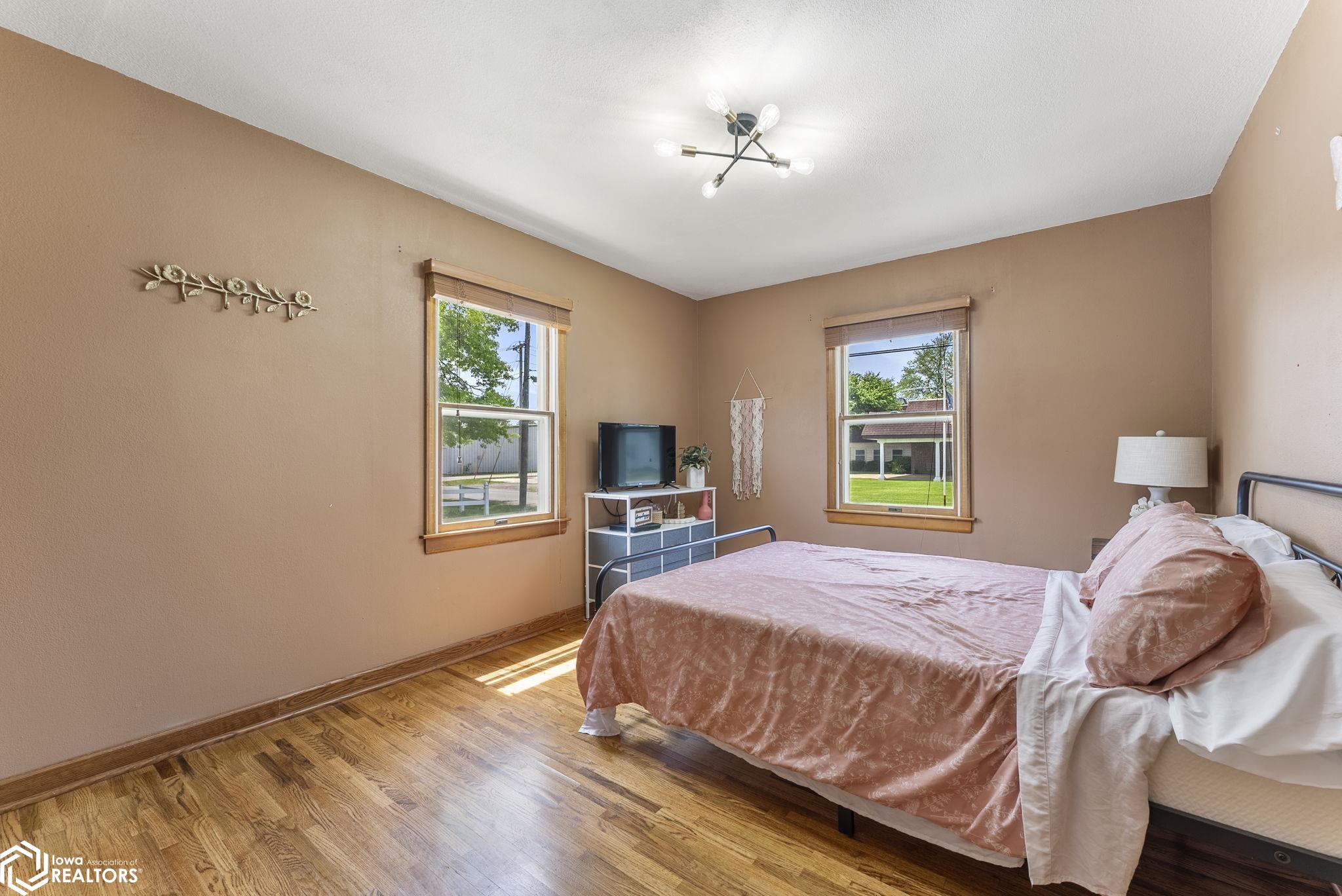 102 S 15th Avenue, Washington, Iowa image 20