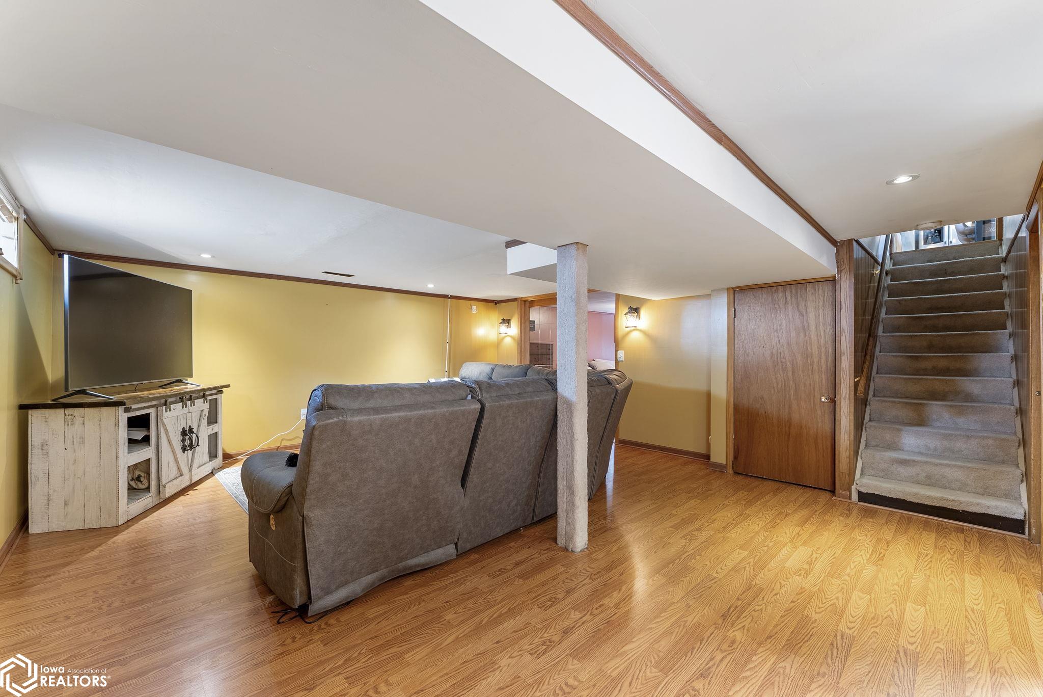 102 S 15th Avenue, Washington, Iowa image 25