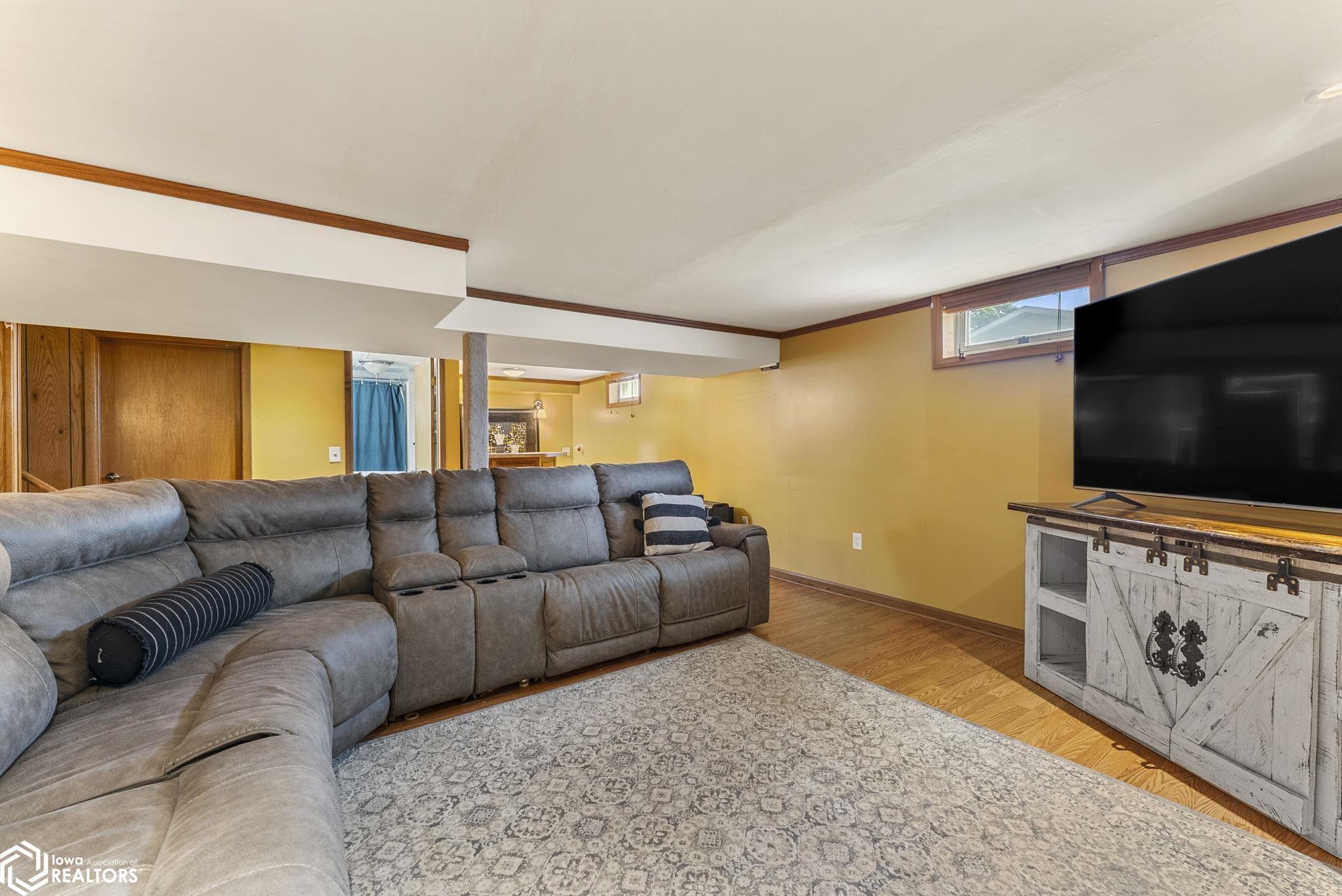 102 S 15th Avenue, Washington, Iowa image 28
