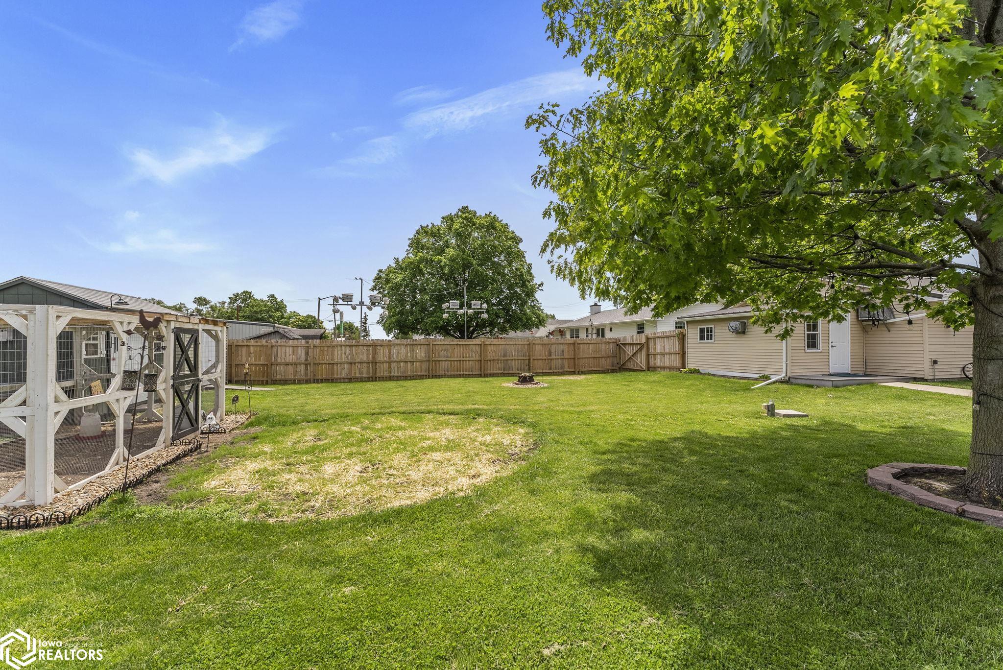 102 S 15th Avenue, Washington, Iowa image 7