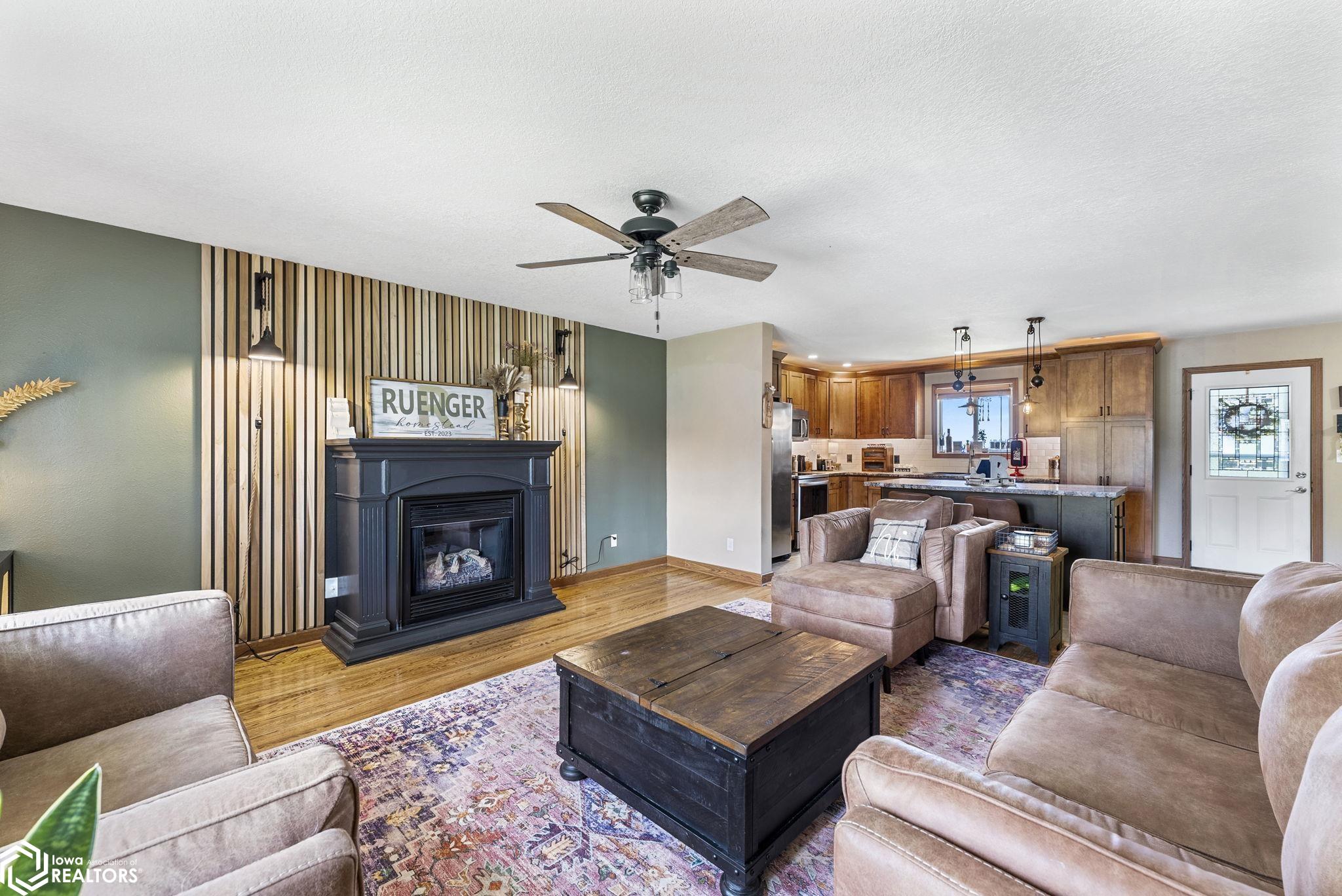 102 S 15th Avenue, Washington, Iowa image 10
