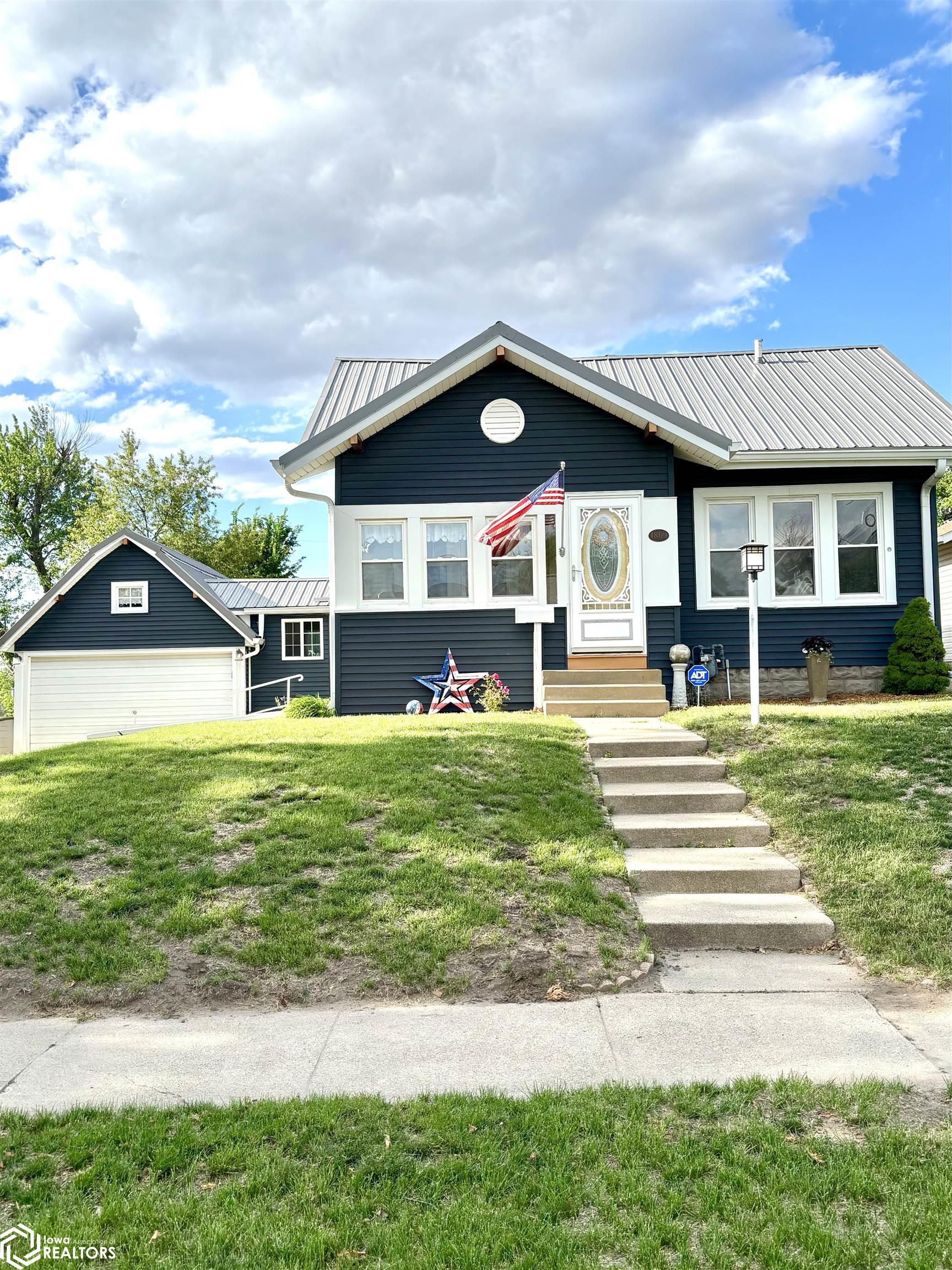1809 W Summit Street, Marshalltown, Iowa image 1