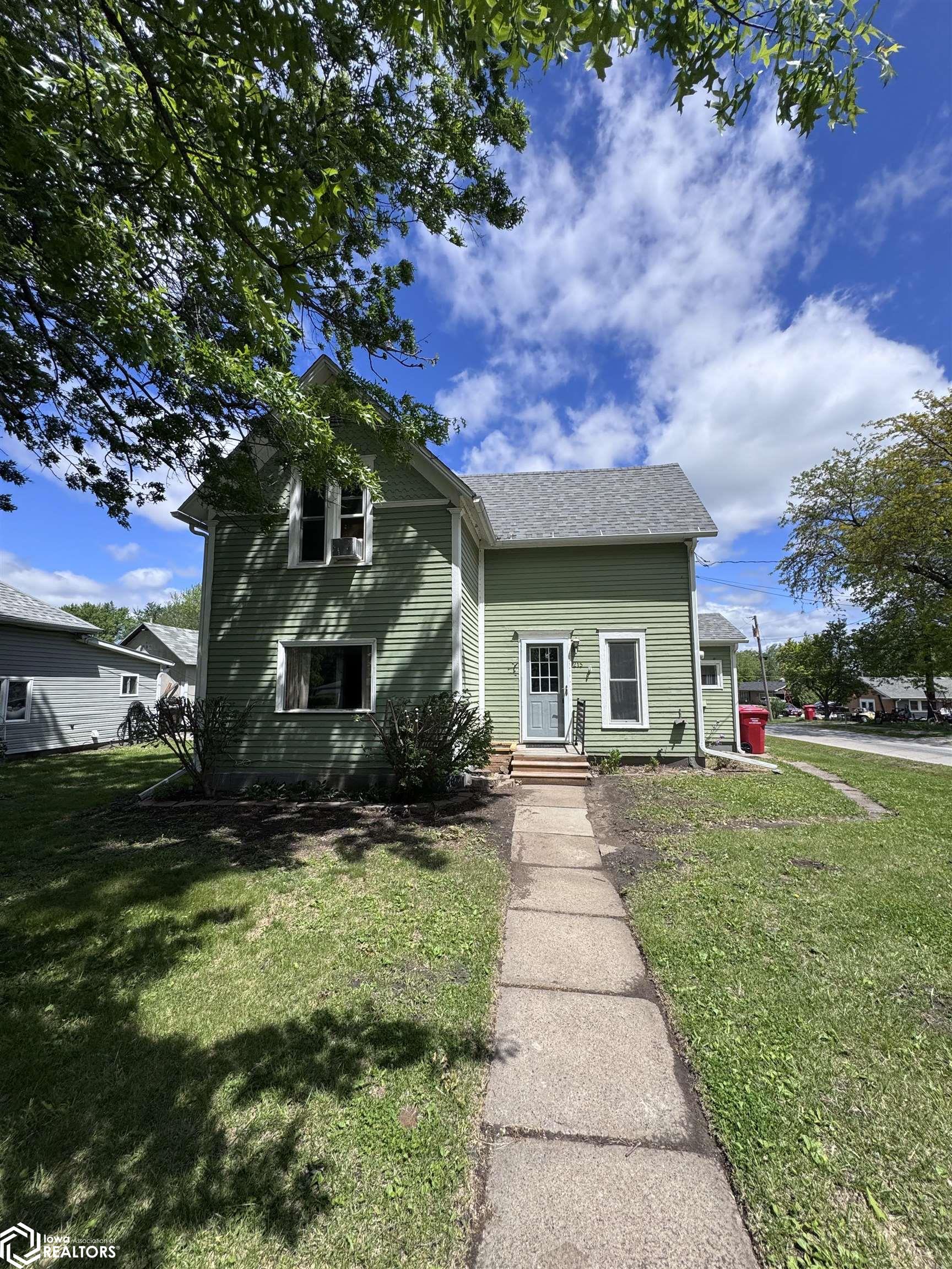 215 E Ames Street, Russell, Iowa image 1