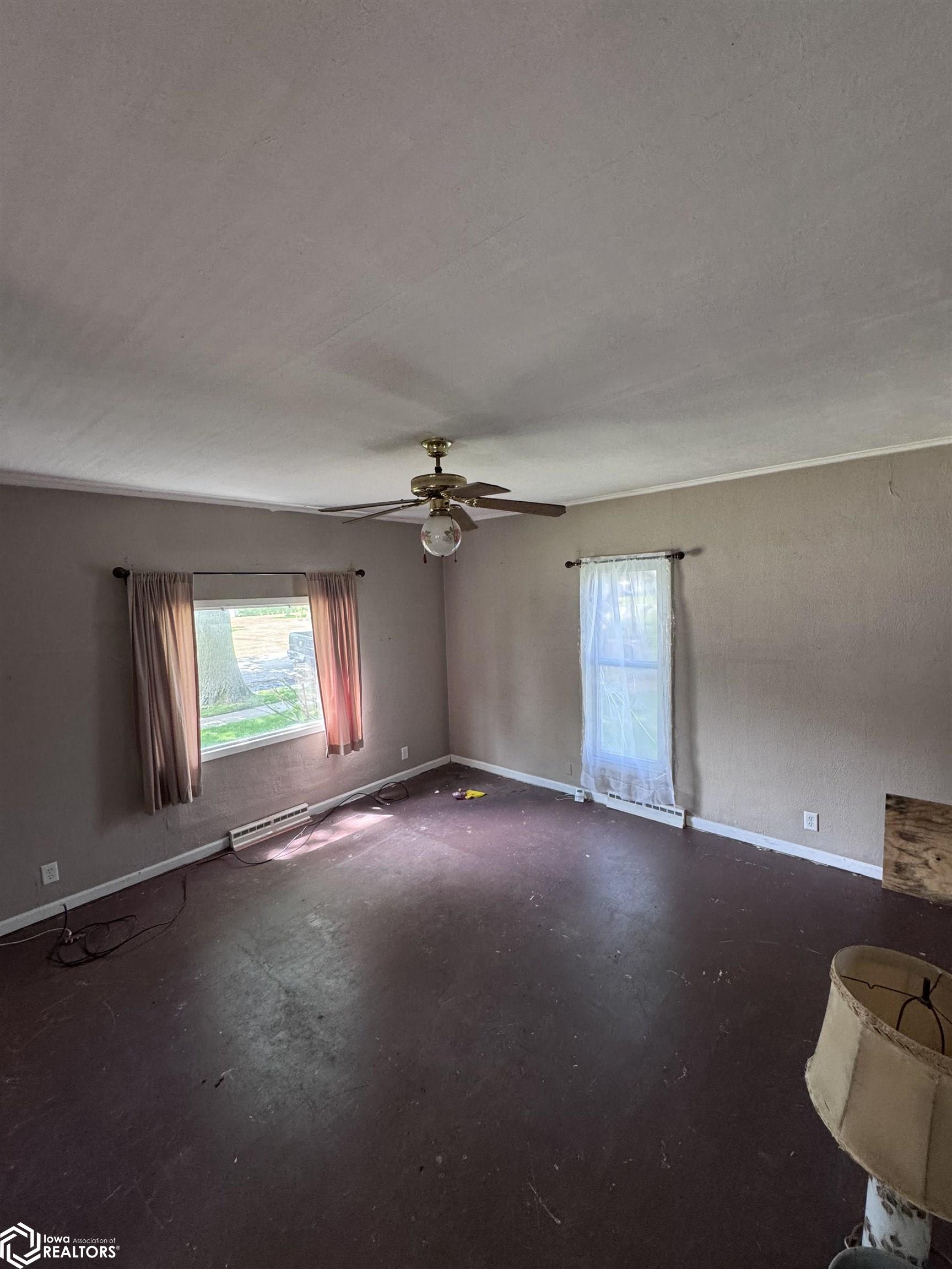 215 E Ames Street, Russell, Iowa image 4