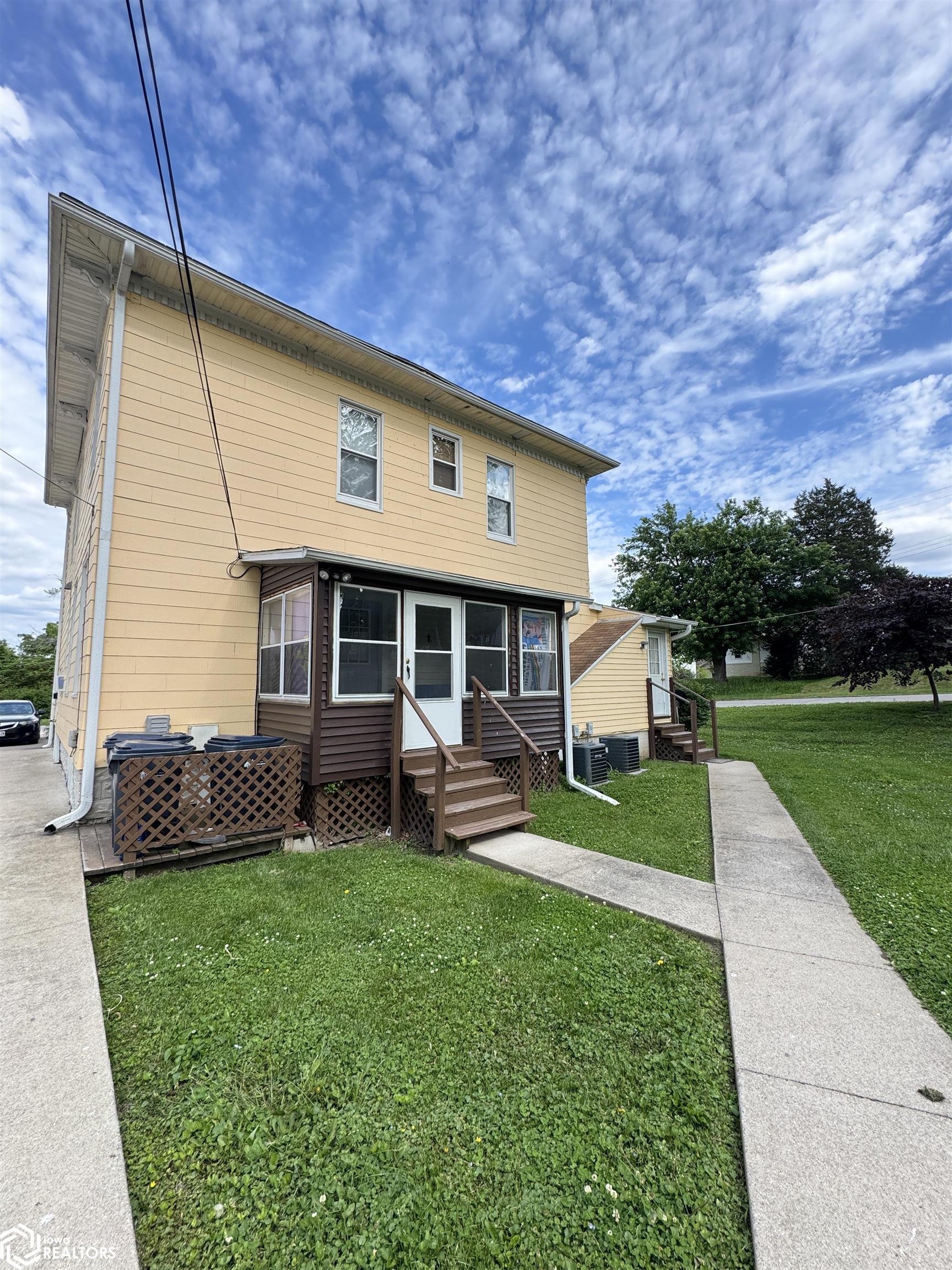 329 S Marshall Street, Burlington, Iowa image 3