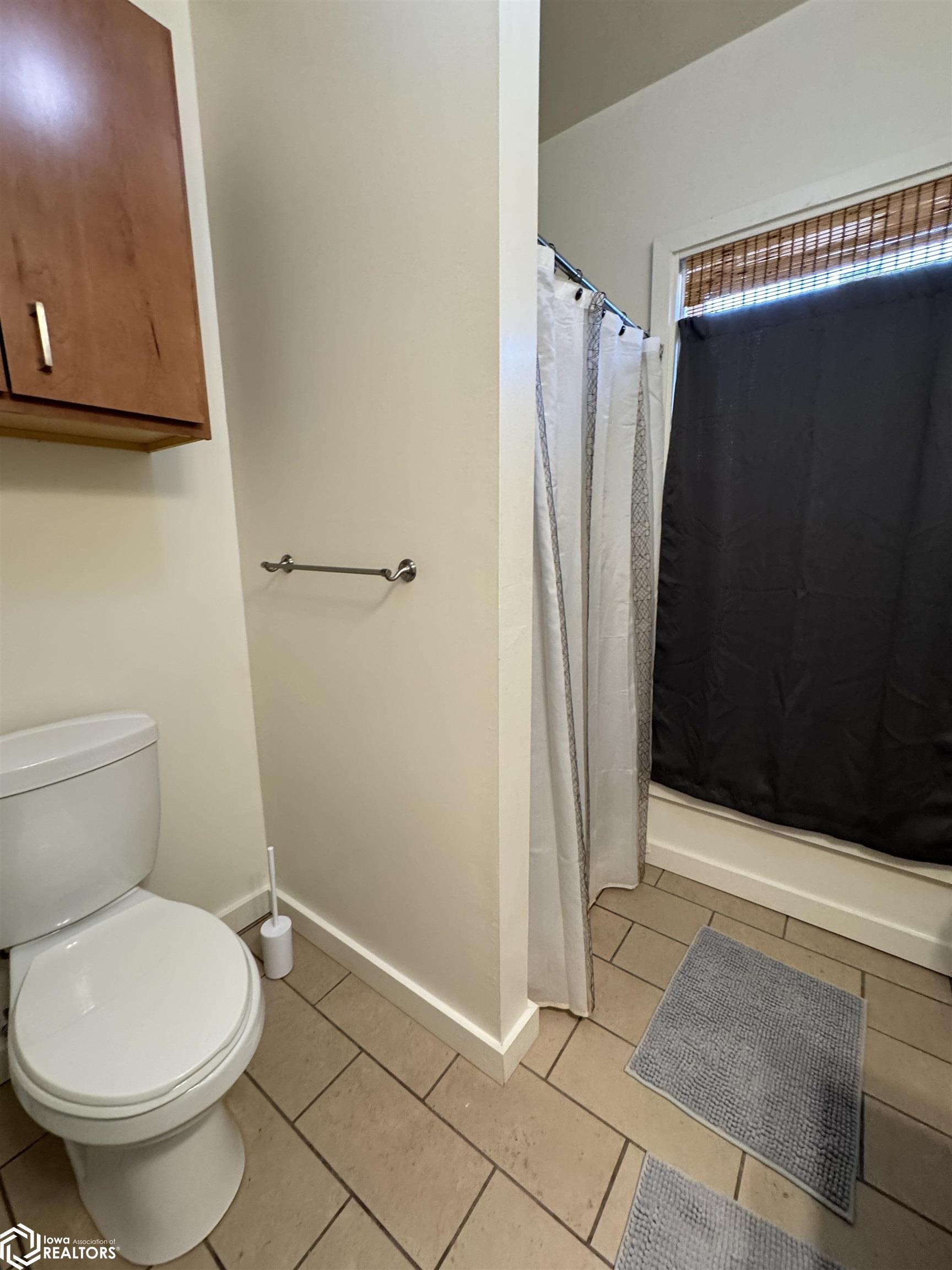 329 S Marshall Street, Burlington, Iowa image 10