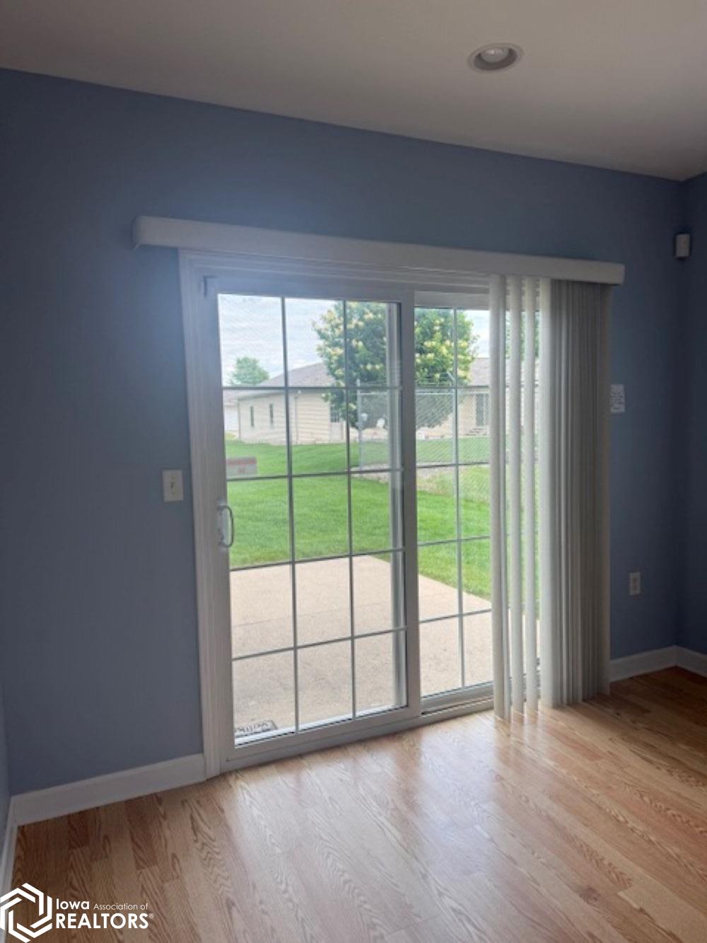 1557 Mason Lane, Burlington, Iowa image 3