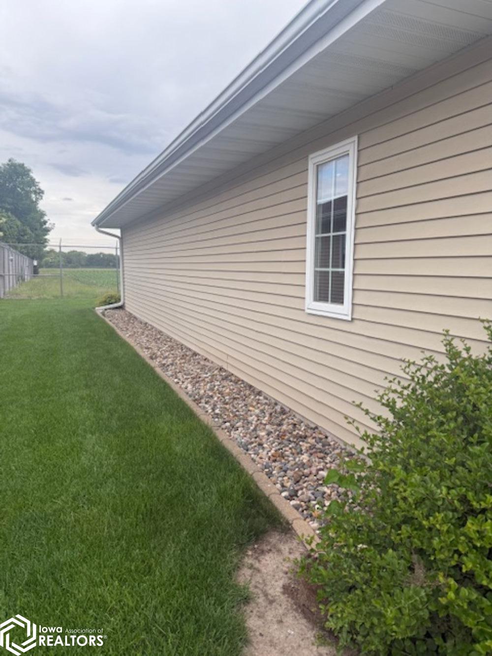 1557 Mason Lane, Burlington, Iowa image 24