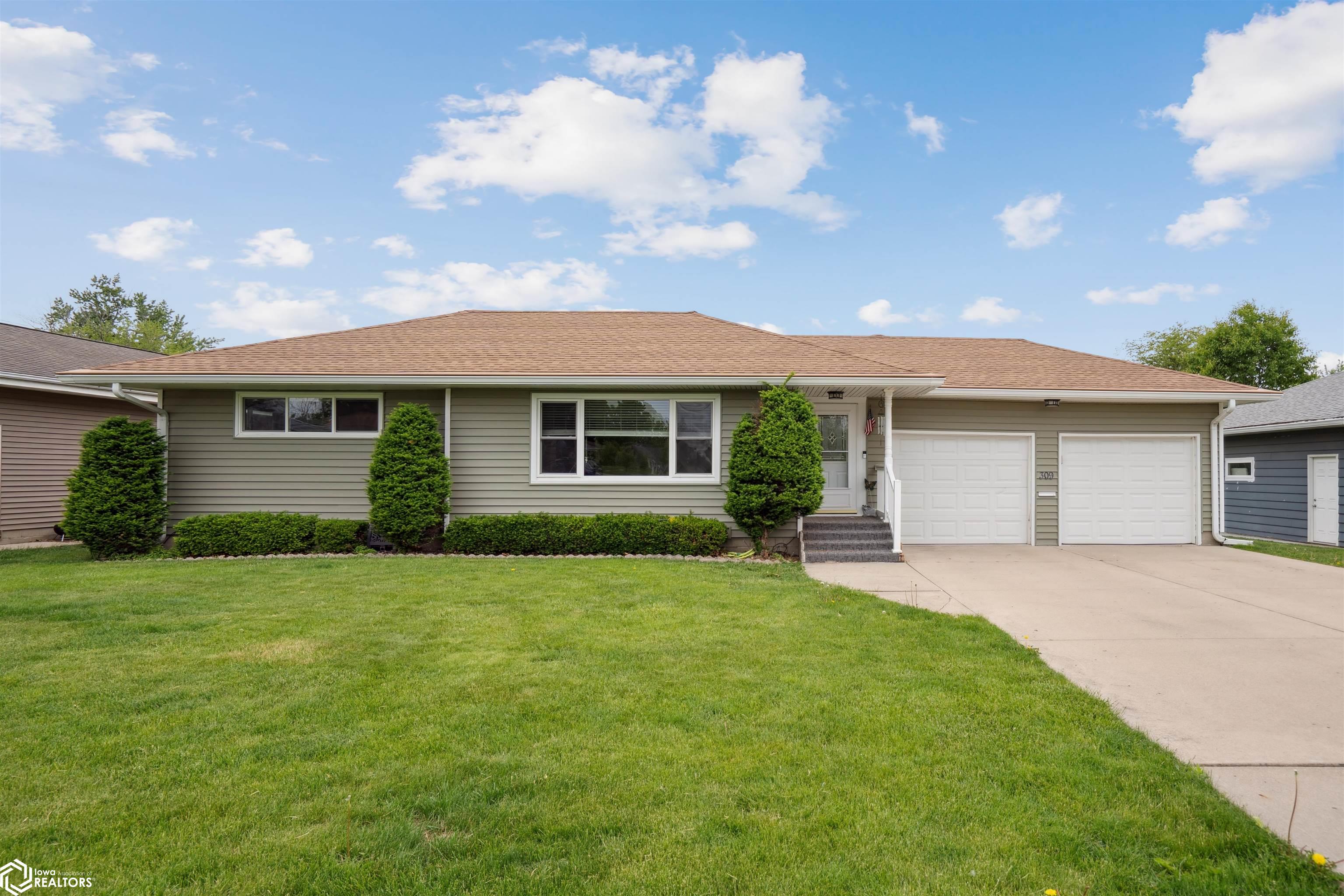 309 S 12th Street, Marshalltown, Iowa image 1