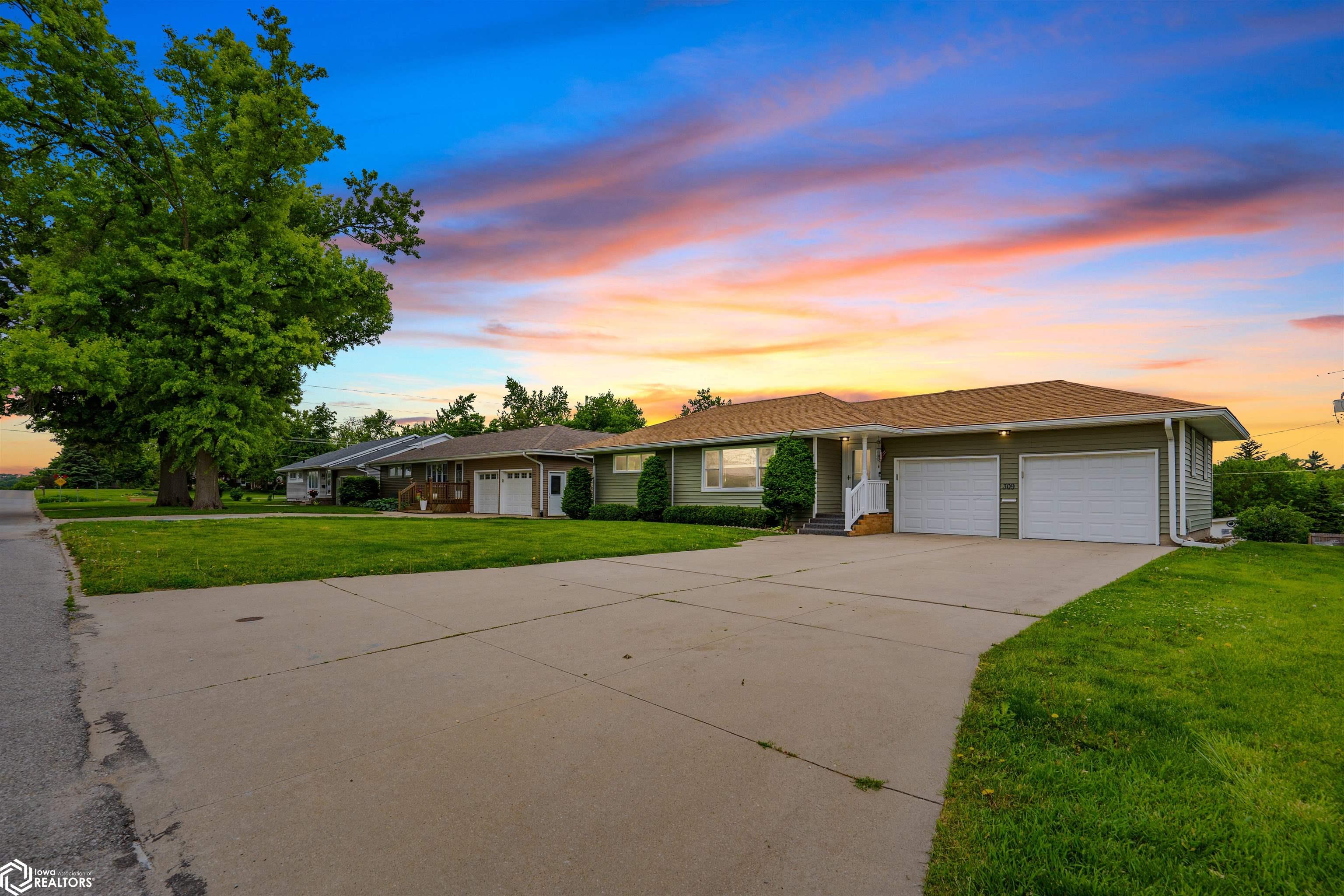 309 S 12th Street, Marshalltown, Iowa image 3