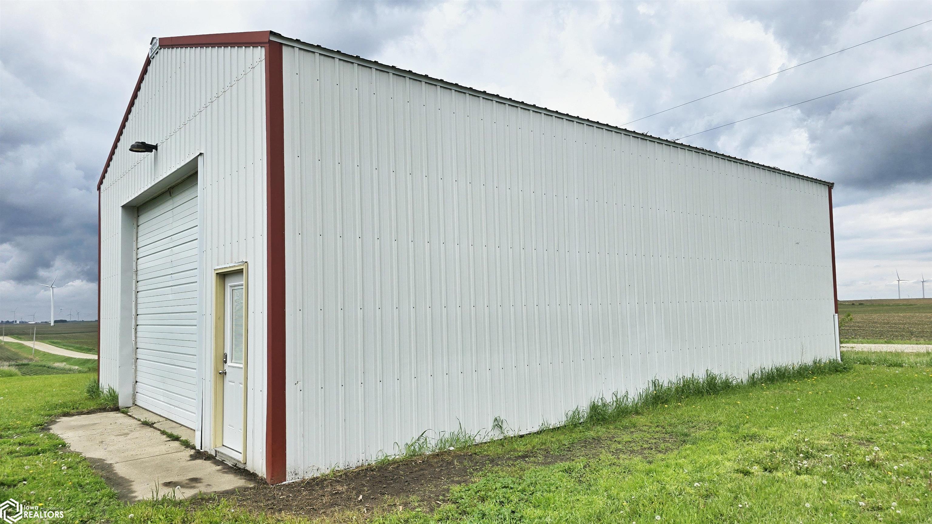 42351 50th Avenue, Buffalo Center, Iowa image 3