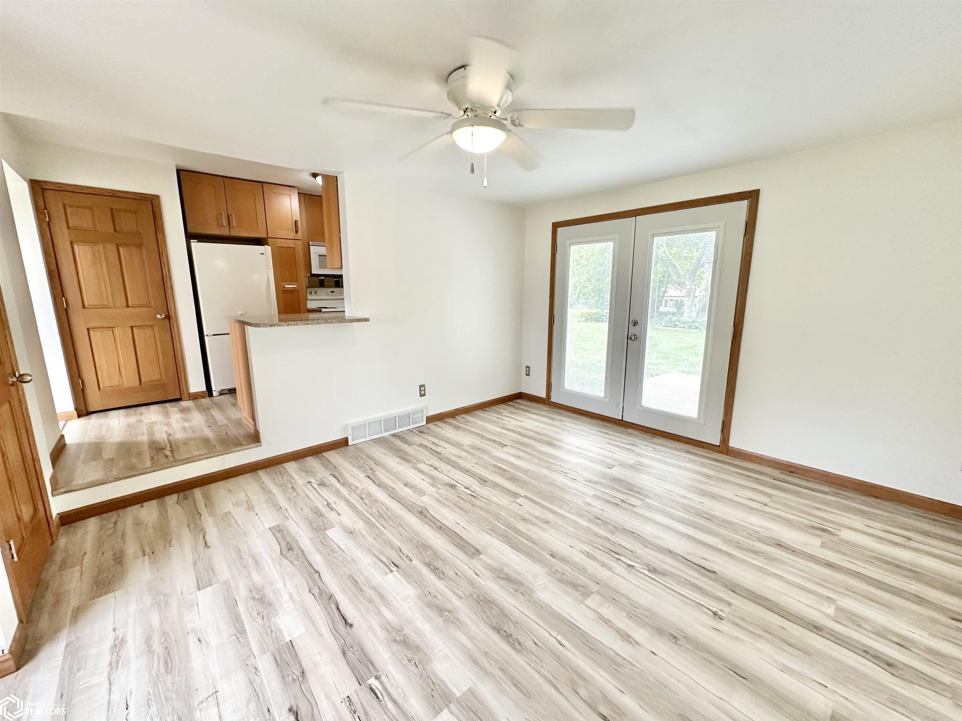 1528 8th Avenue, Grinnell, Iowa image 16
