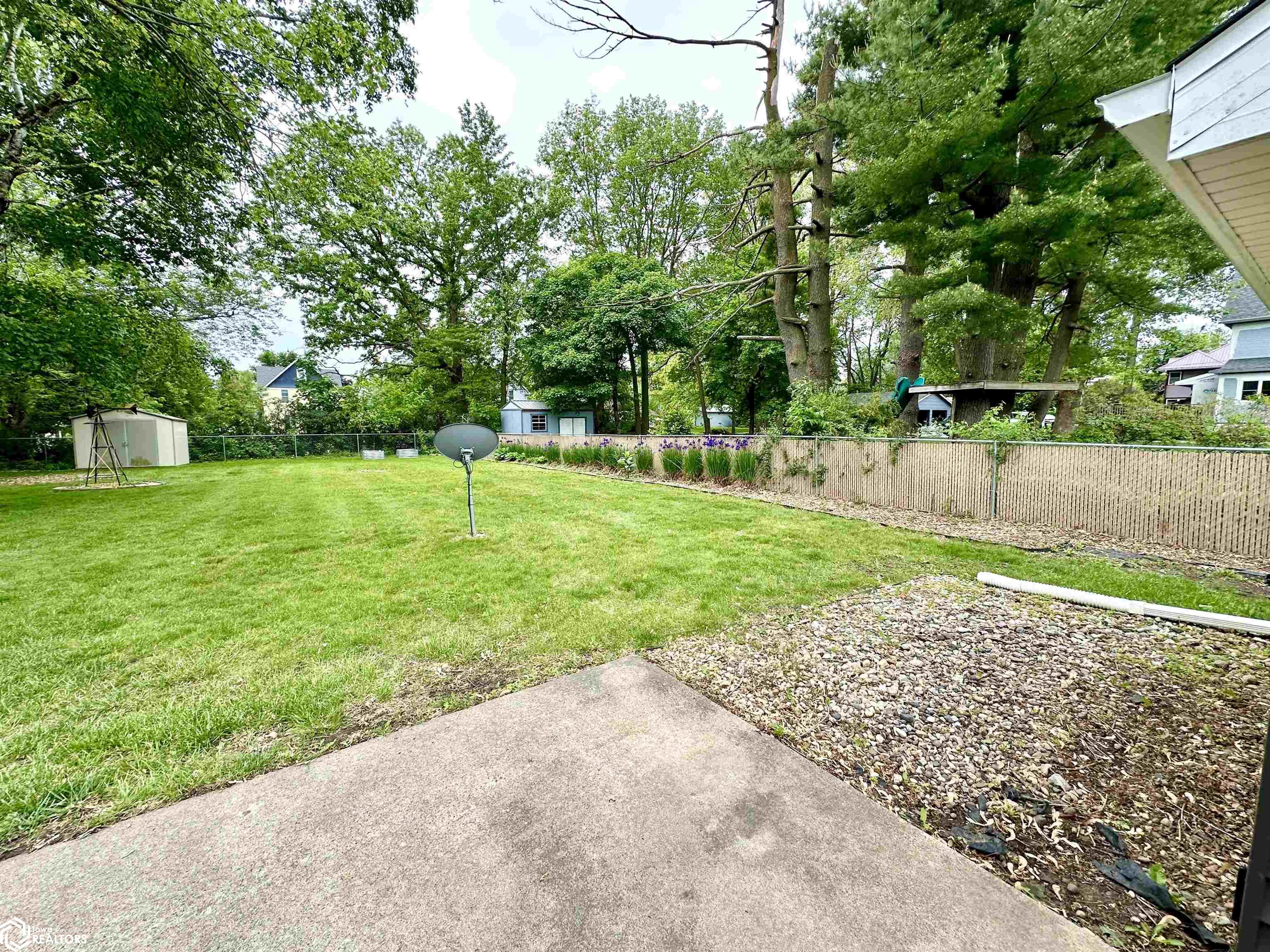 1528 8th Avenue, Grinnell, Iowa image 21