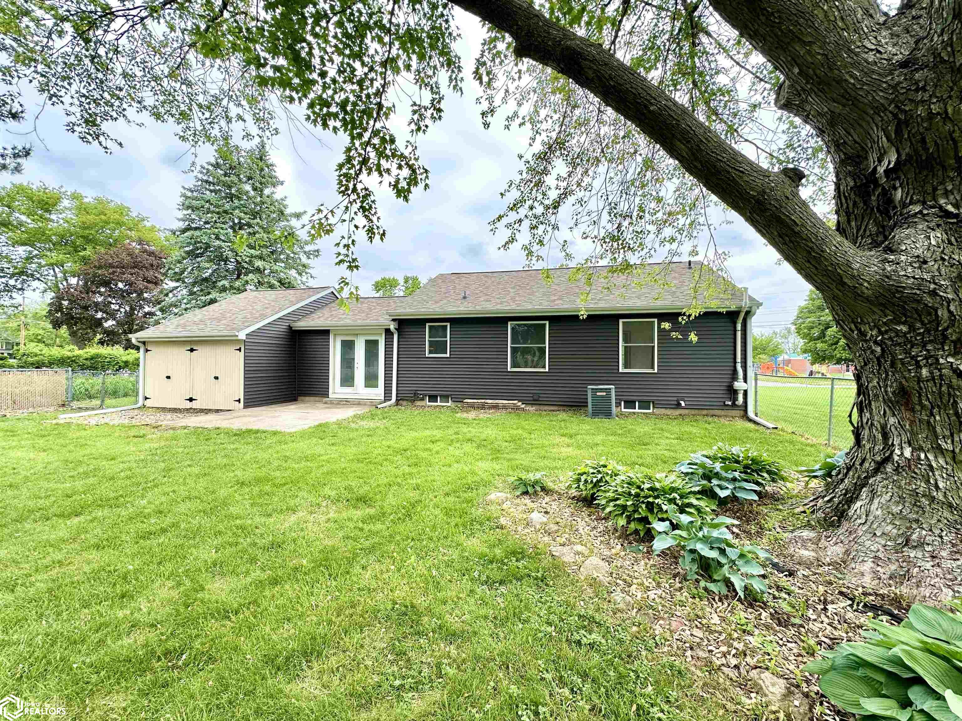 1528 8th Avenue, Grinnell, Iowa image 25
