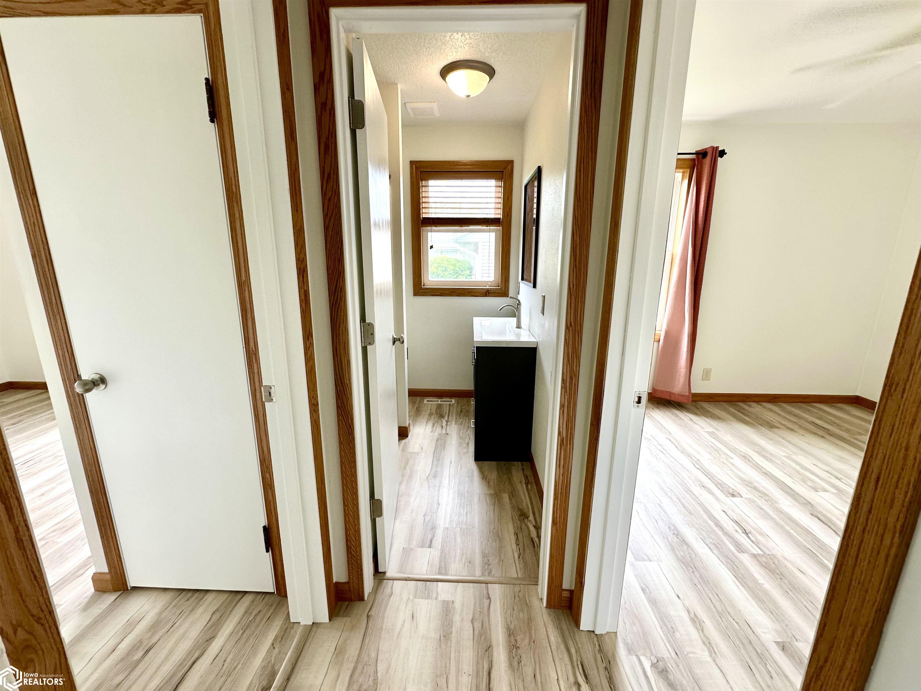 1528 8th Avenue, Grinnell, Iowa image 27