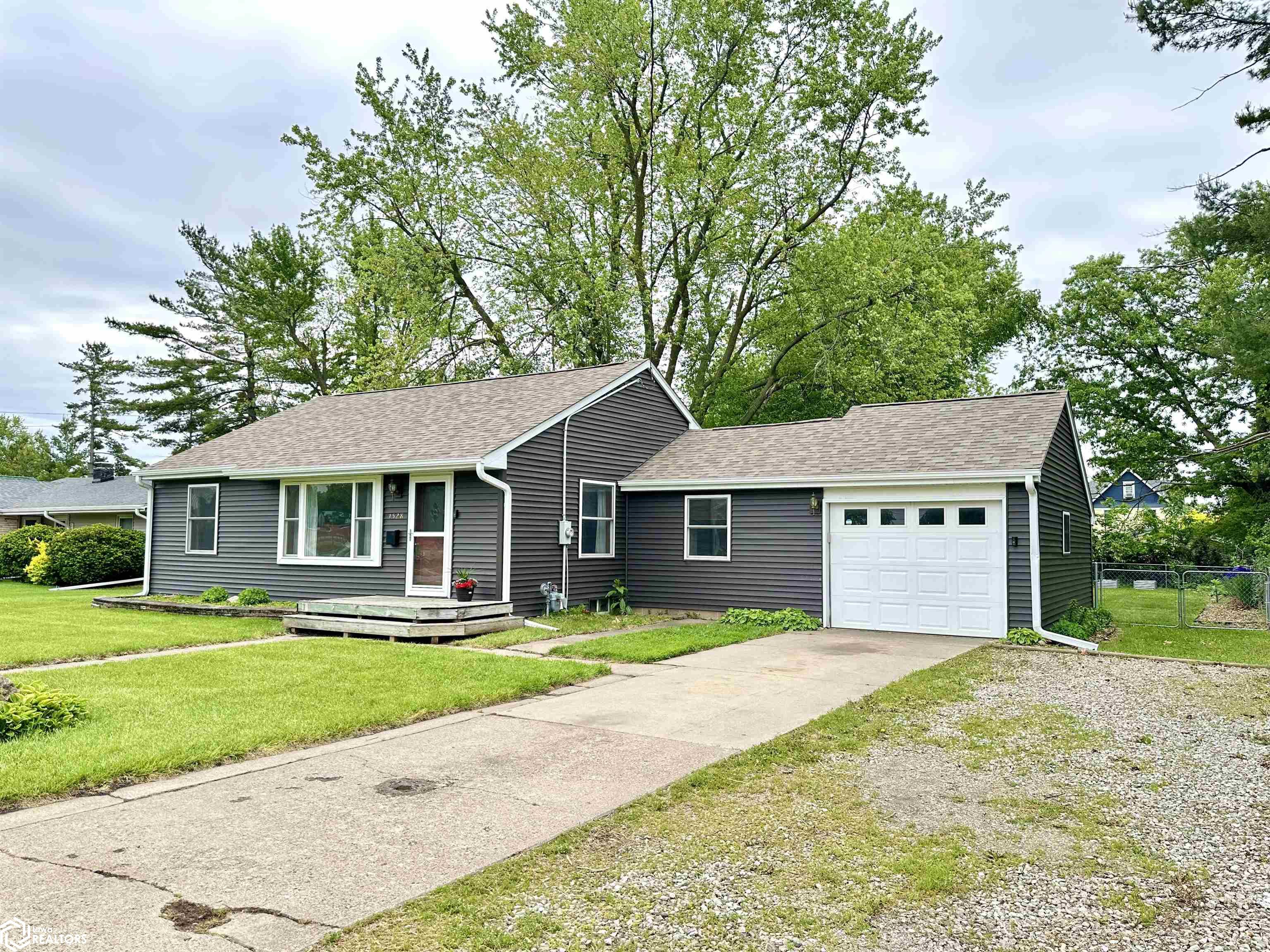 1528 8th Avenue, Grinnell, Iowa image 44