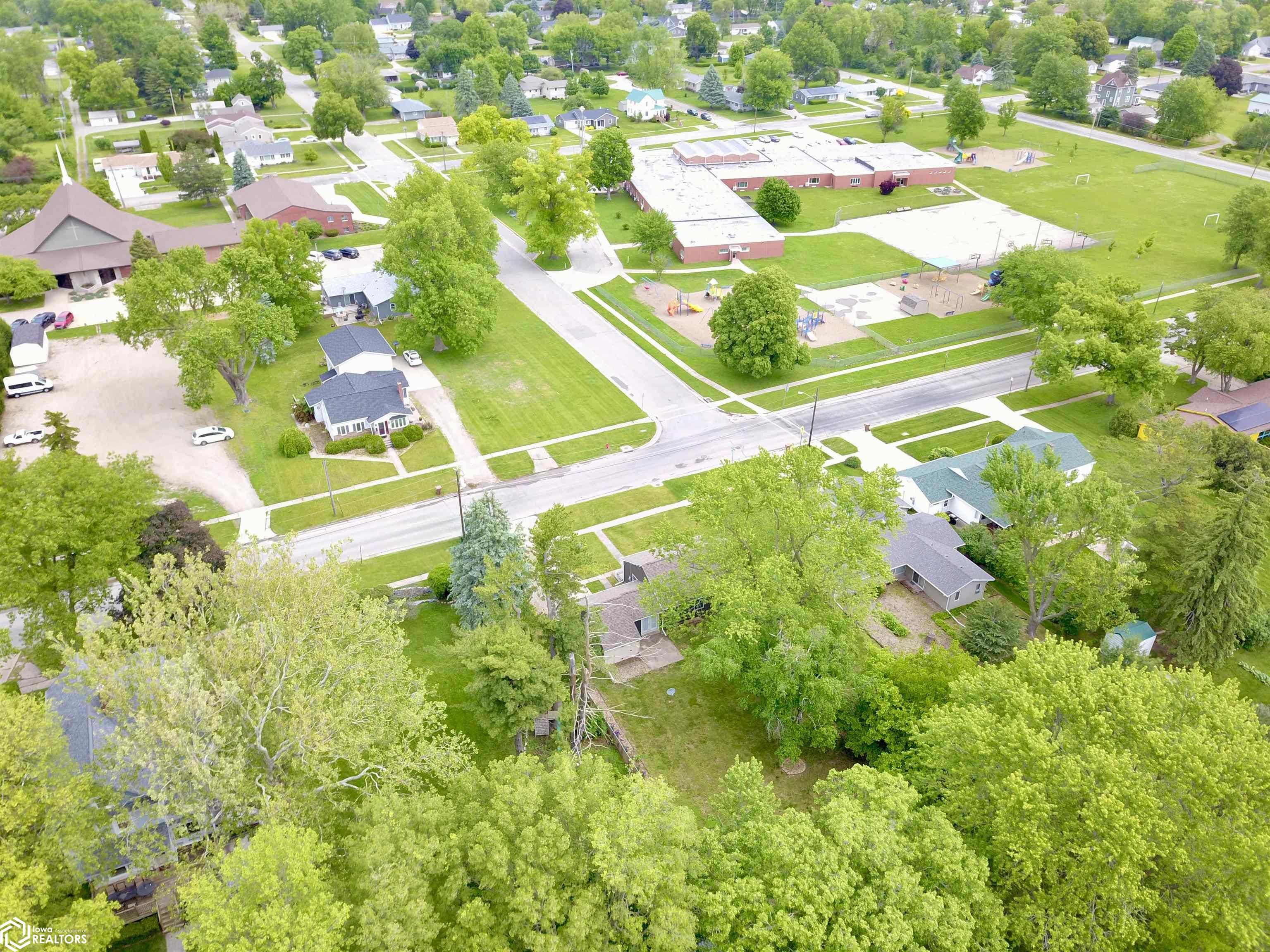 1528 8th Avenue, Grinnell, Iowa image 46