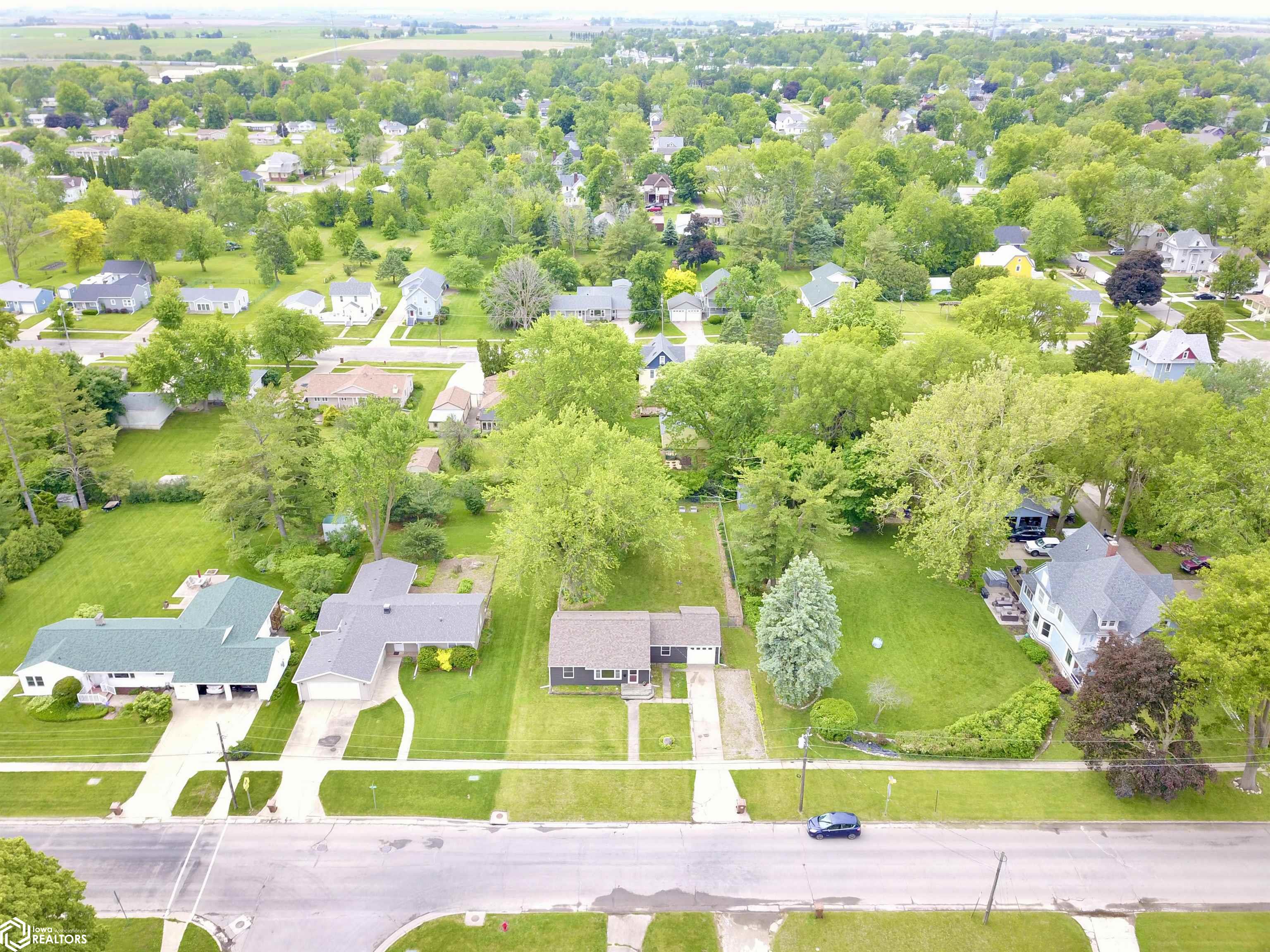 1528 8th Avenue, Grinnell, Iowa image 47