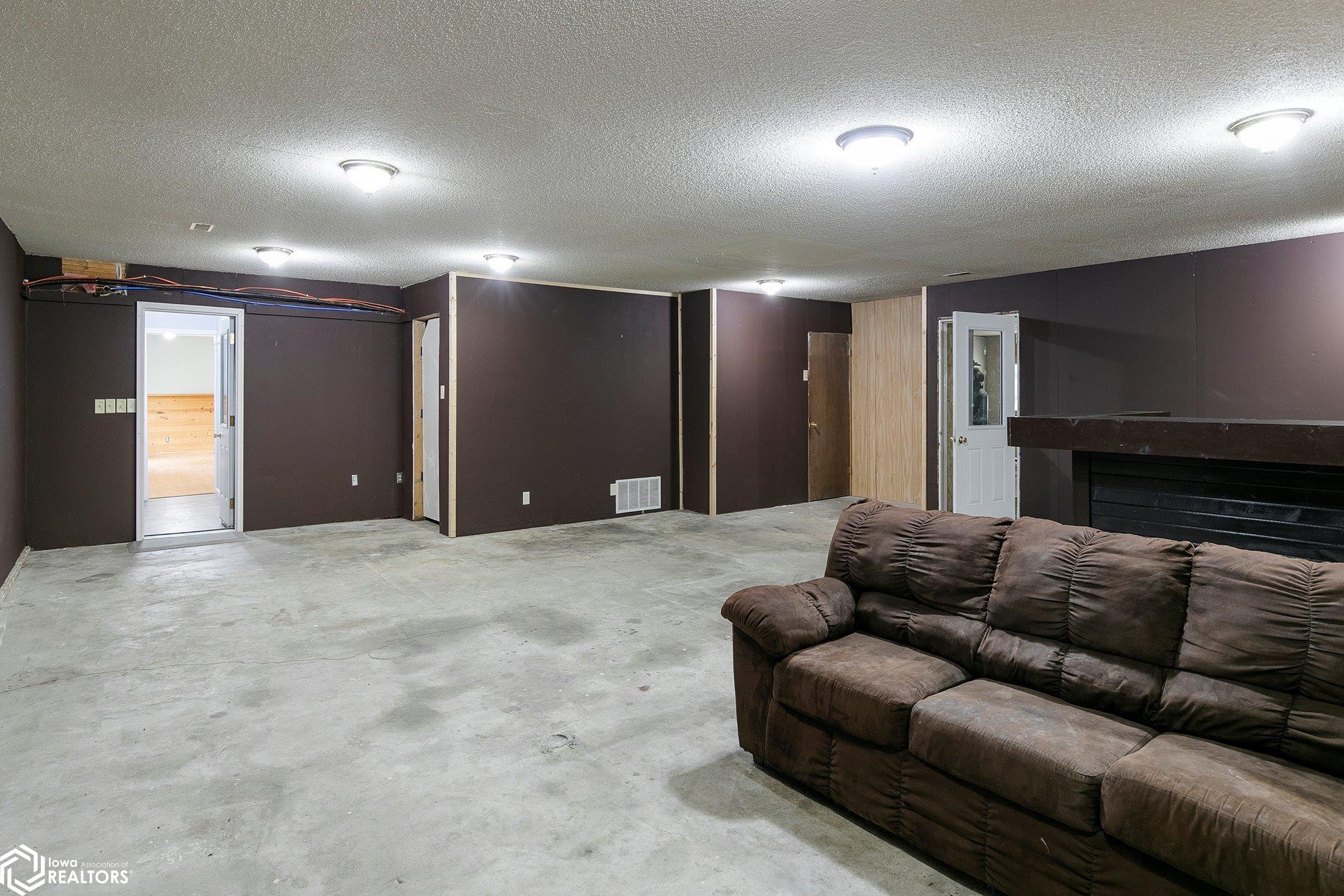 214 E 2nd Street, Grand River, Iowa image 23
