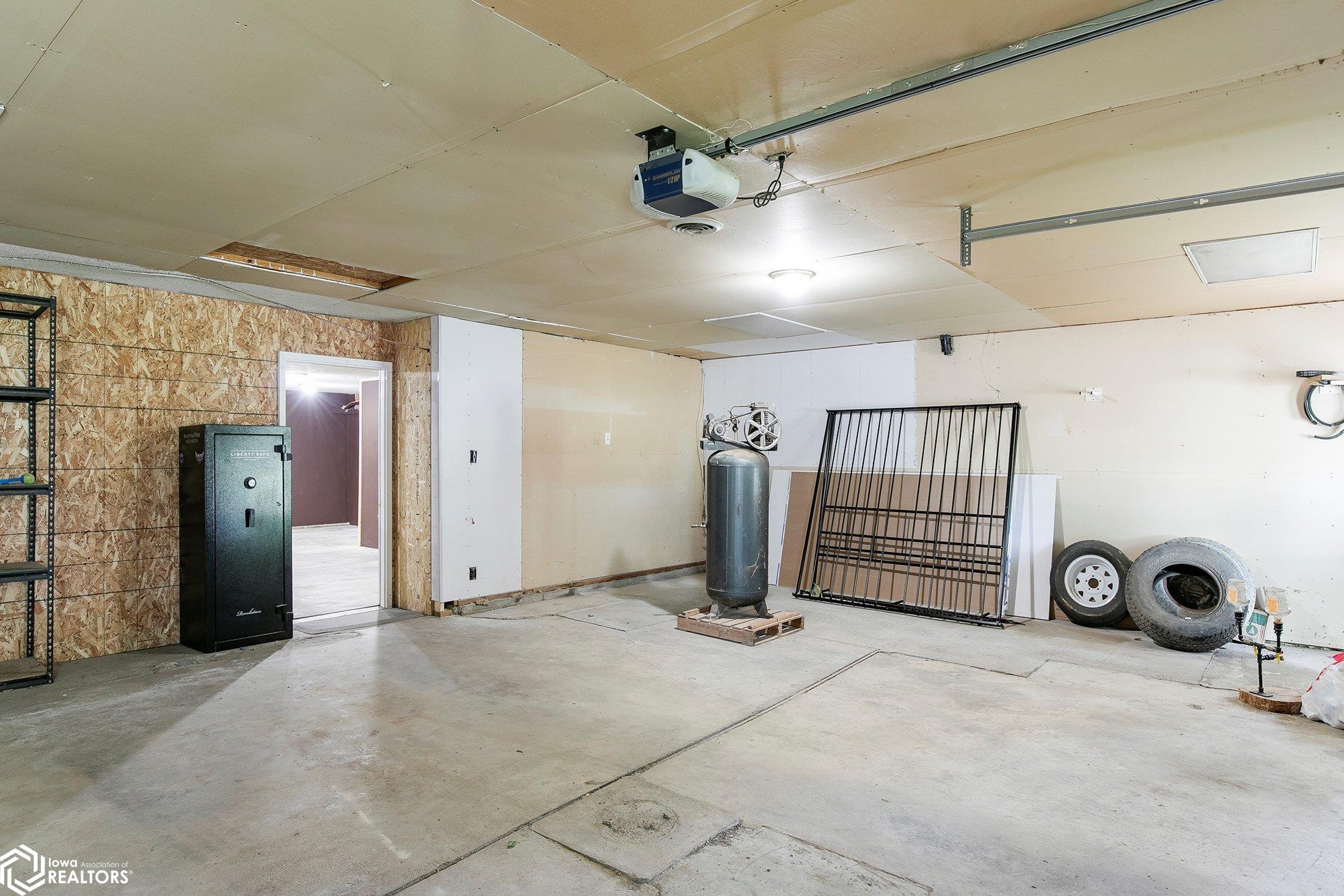 214 E 2nd Street, Grand River, Iowa image 24
