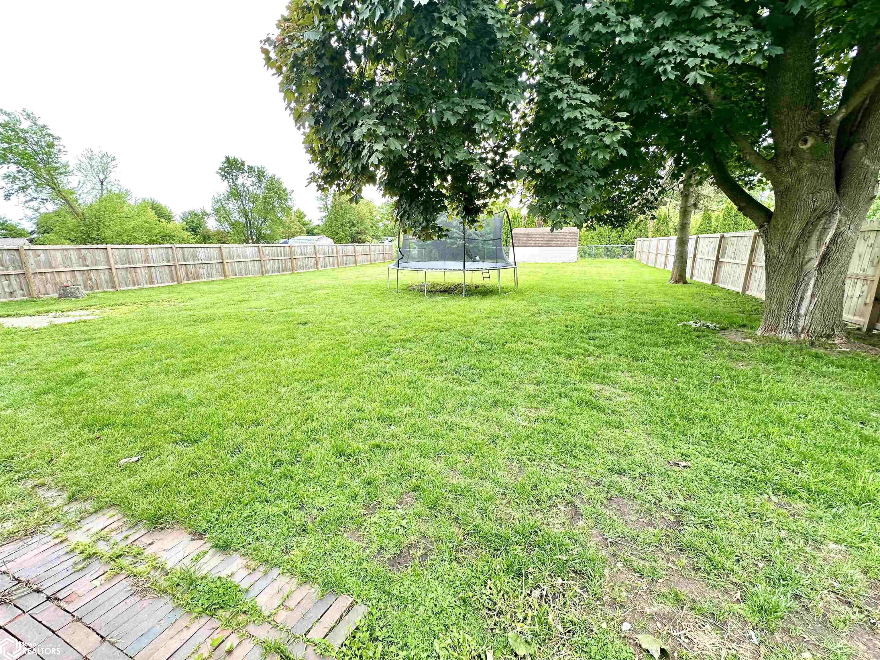 1816 5th Avenue, Grinnell, Iowa image 34