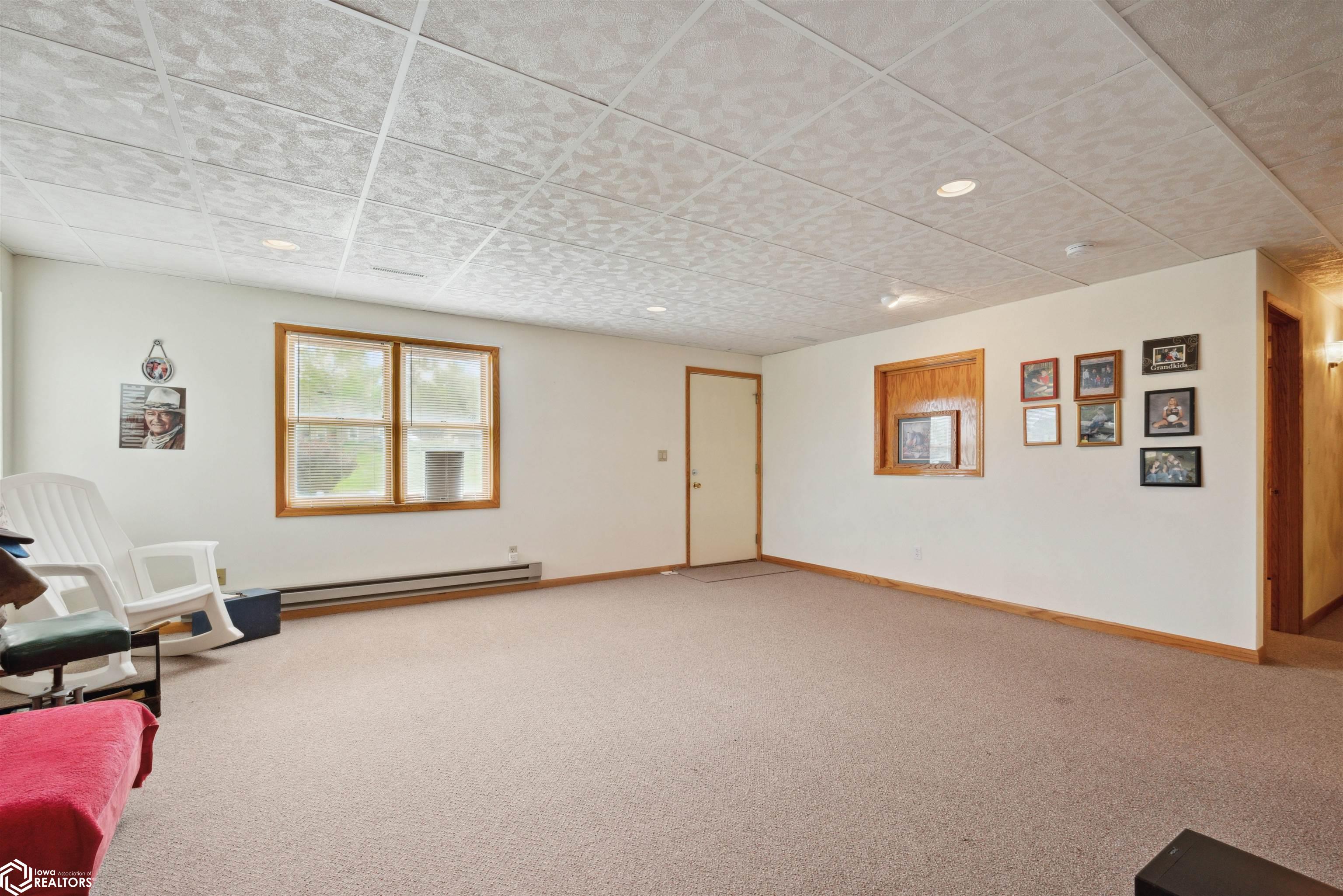1030/1032 E 12th Street, Newton, Iowa image 29