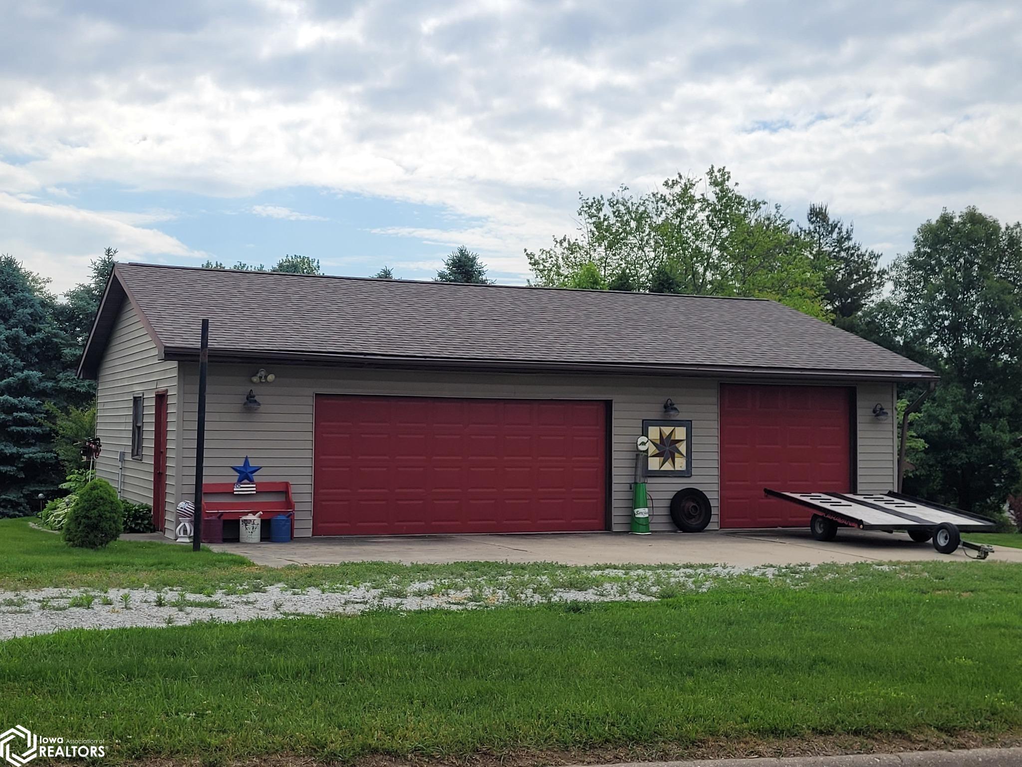 905 Mackey Avenue, Sigourney, Iowa image 48