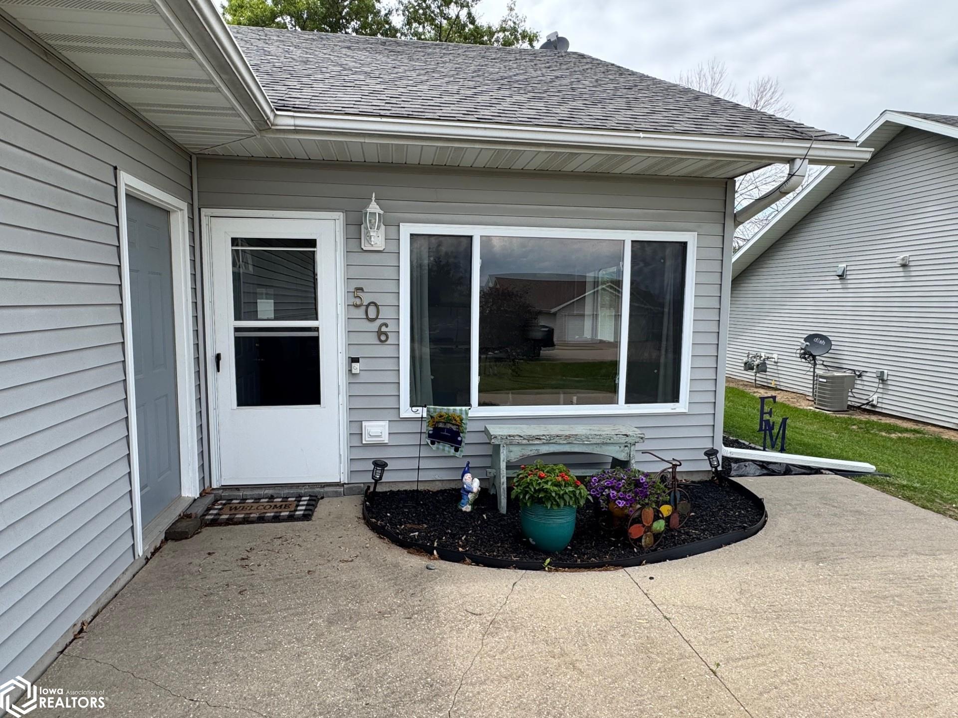 506 Crestview Drive, Le Grand, Iowa image 2