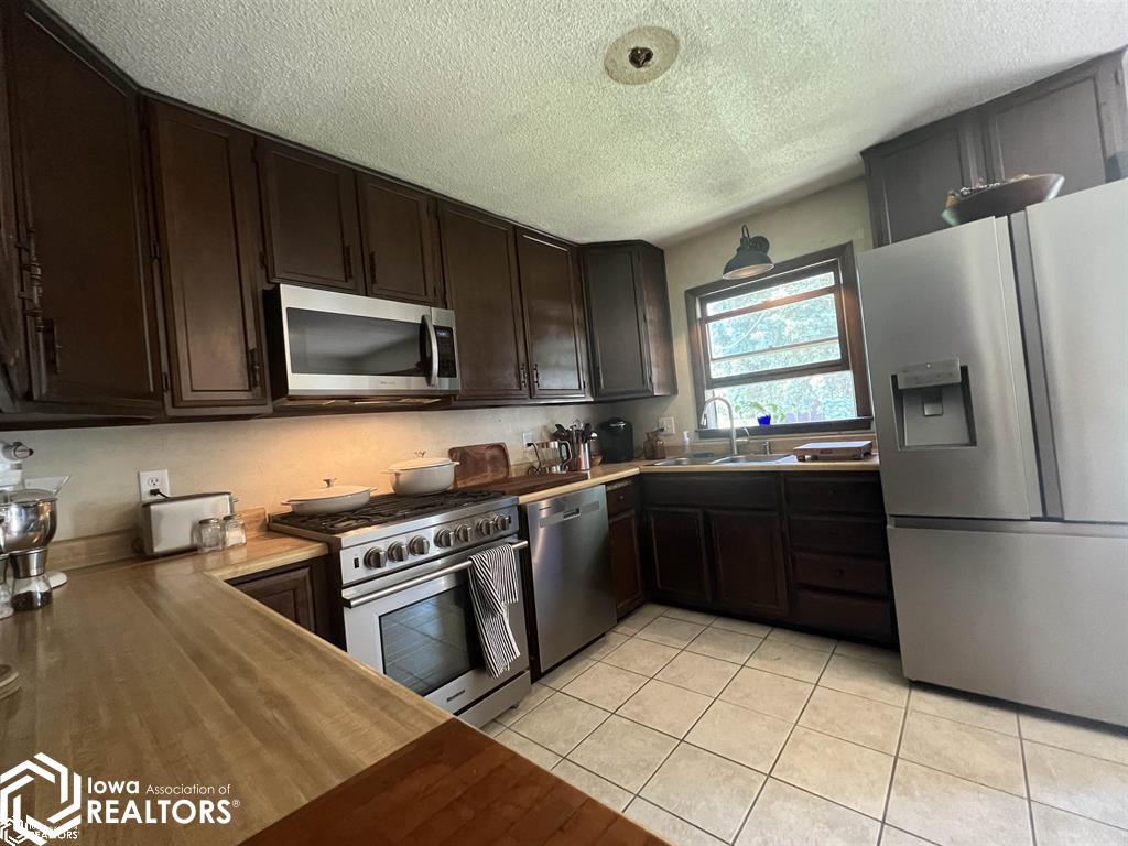 117 W Van Weiss Boulevard, West Burlington, Iowa image 8